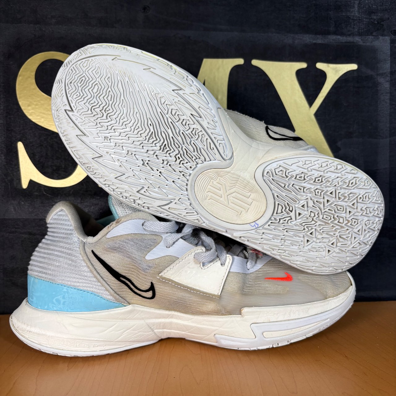 Nike Kyrie Low 5 Football Grey/Black/Blue Chill/Sail · Foto 2
