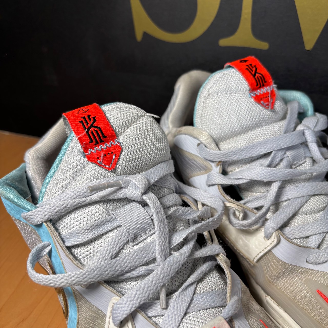 Nike Kyrie Low 5 Football Grey/Black/Blue Chill/Sail · Foto 4