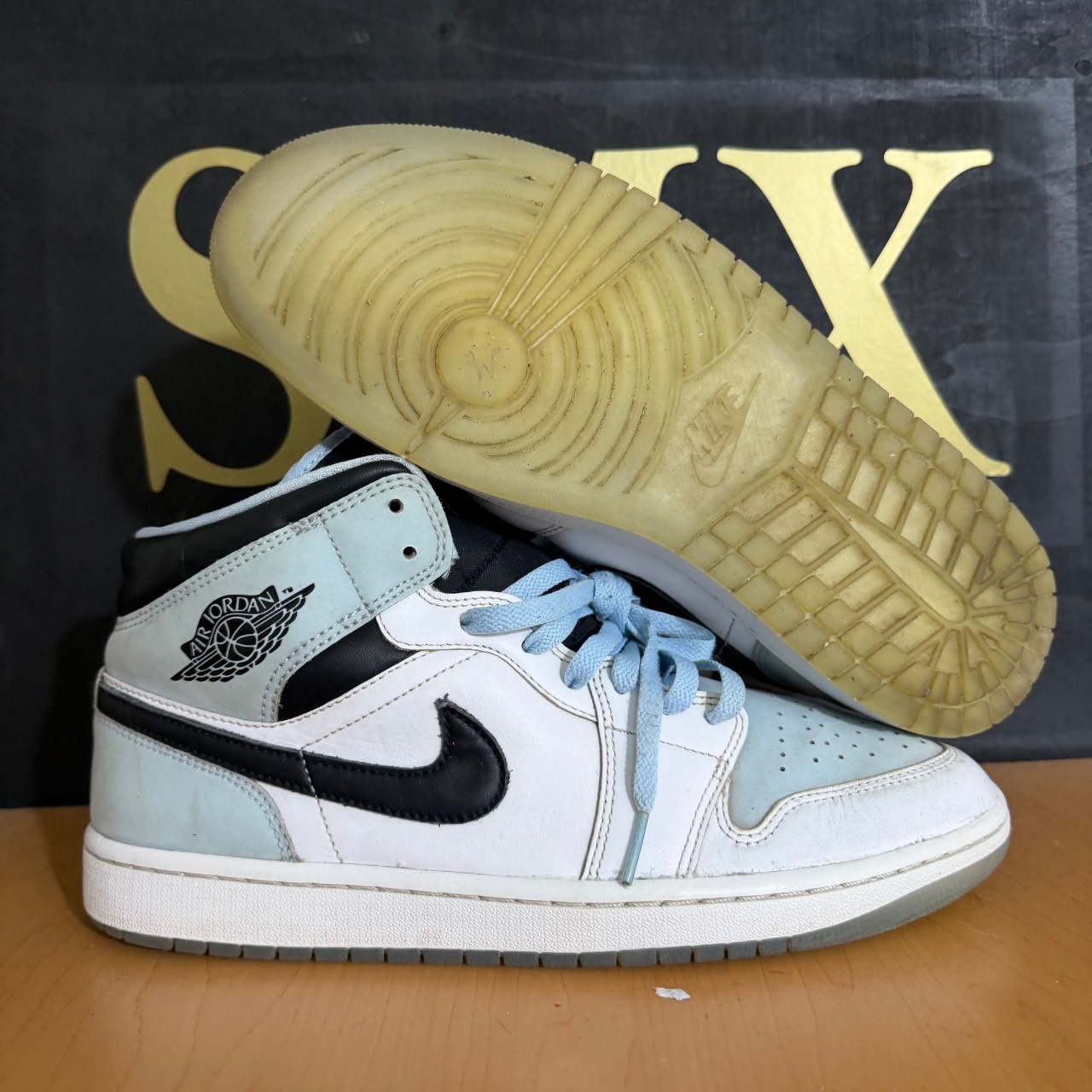 Air Jordan 1 Mid · Foto 2