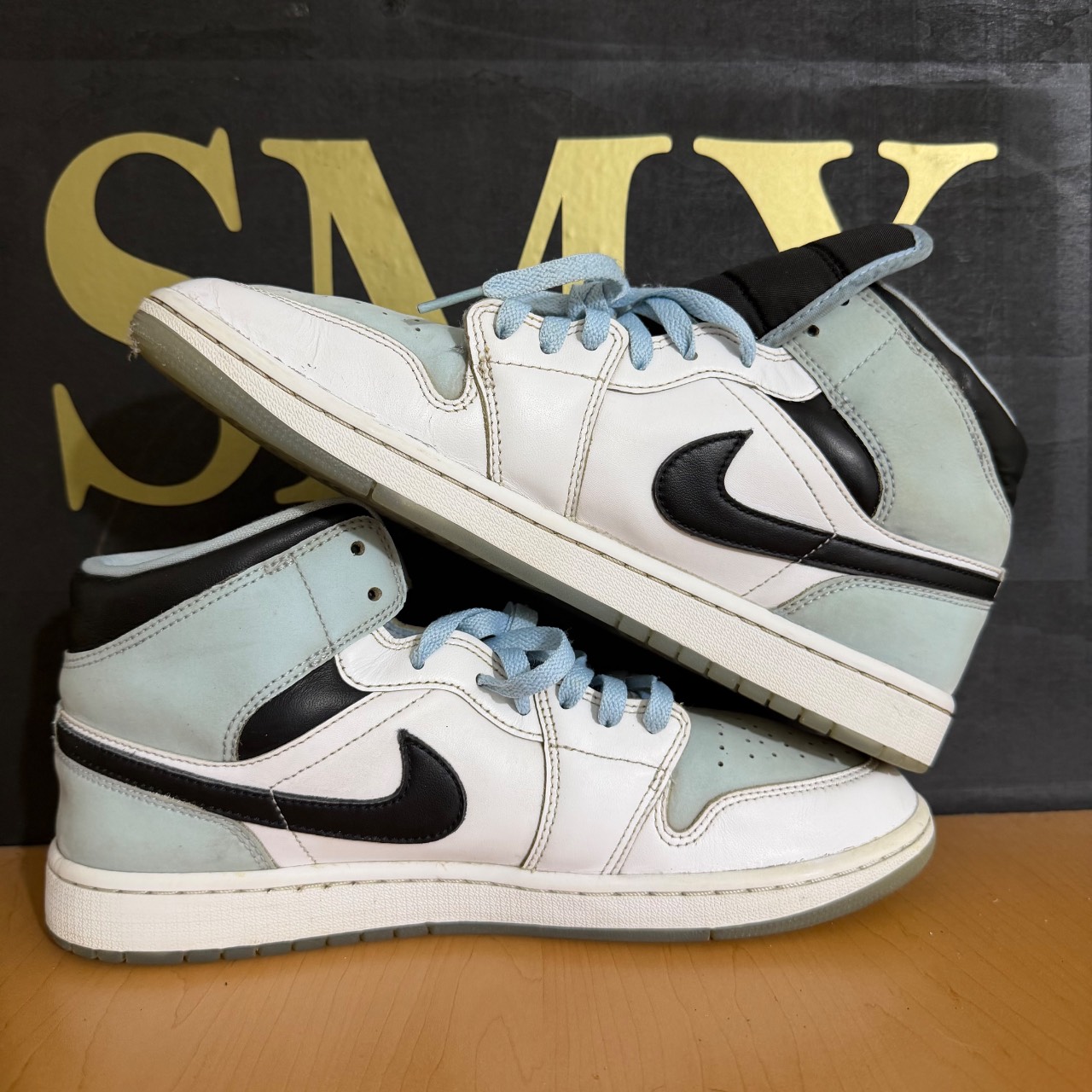 Air Jordan 1 Mid · Foto 3