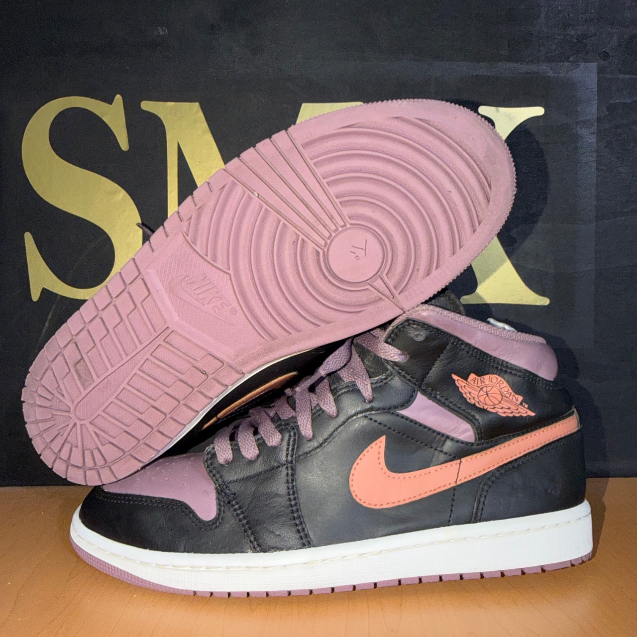 Air Jordan 1 Mid · Foto 1