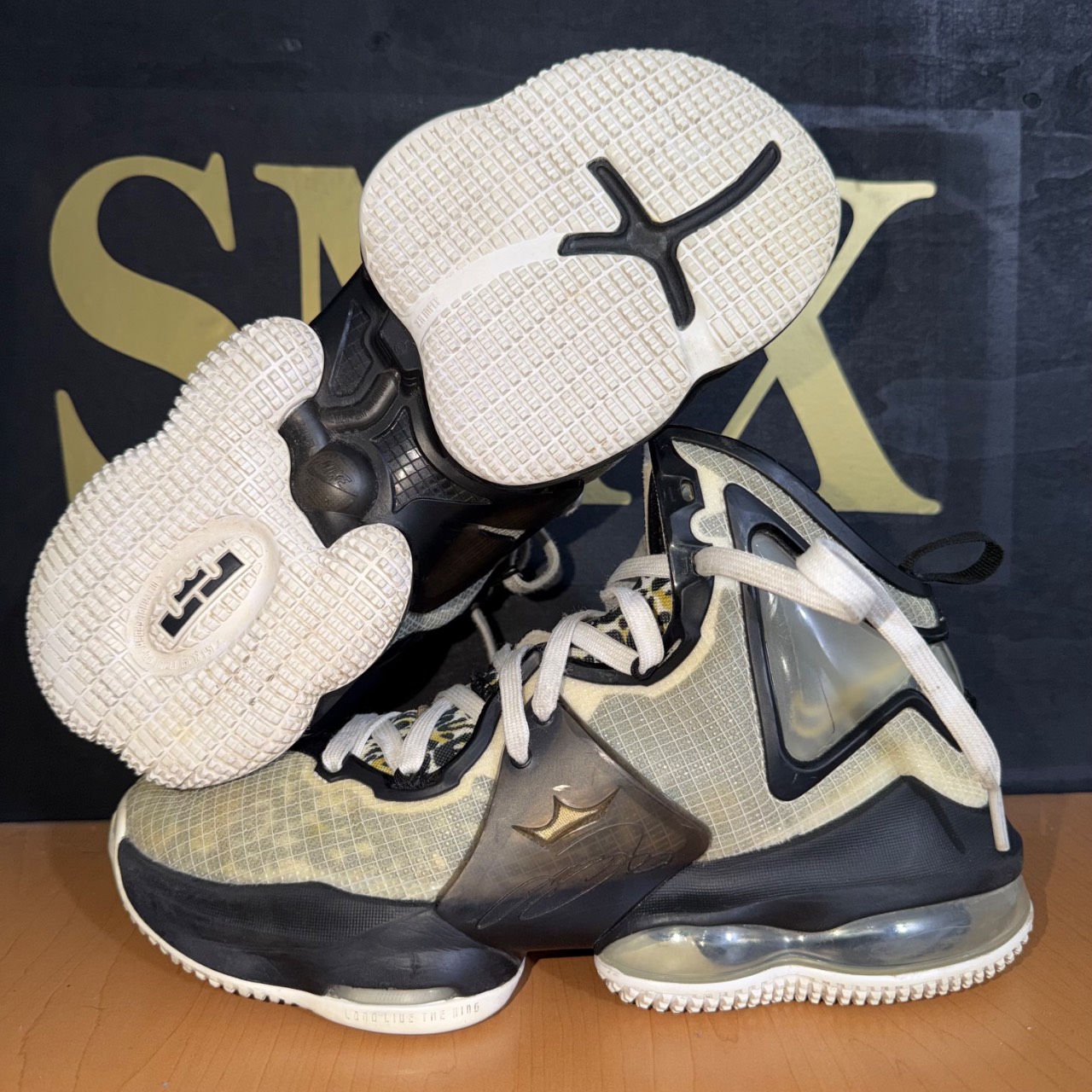 Nike LeBron 19 · Foto 2