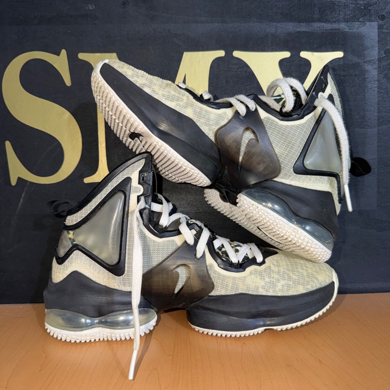 Nike LeBron 19 · Foto 3