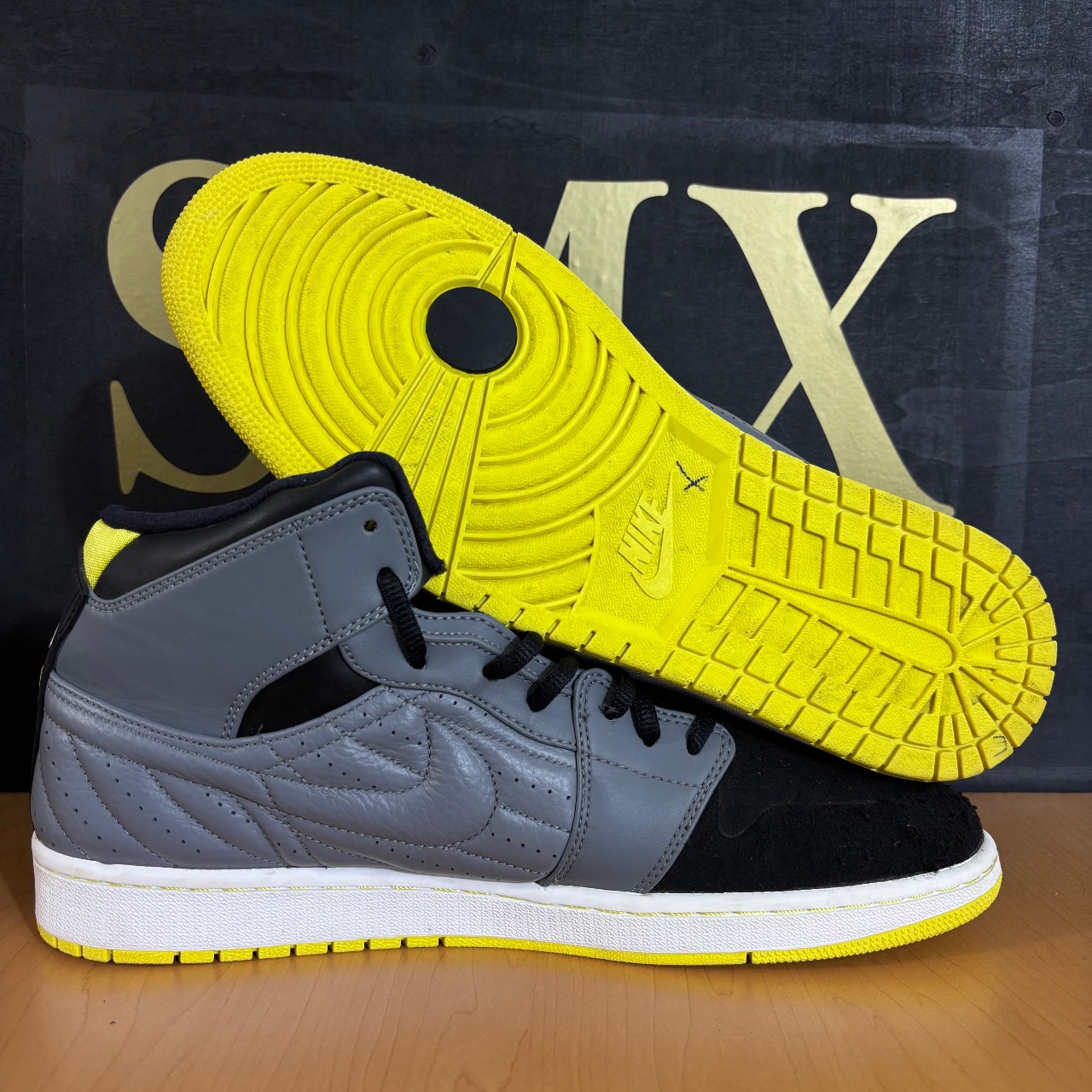 Air Jordan 1 Mid 'Fear' · Foto 2