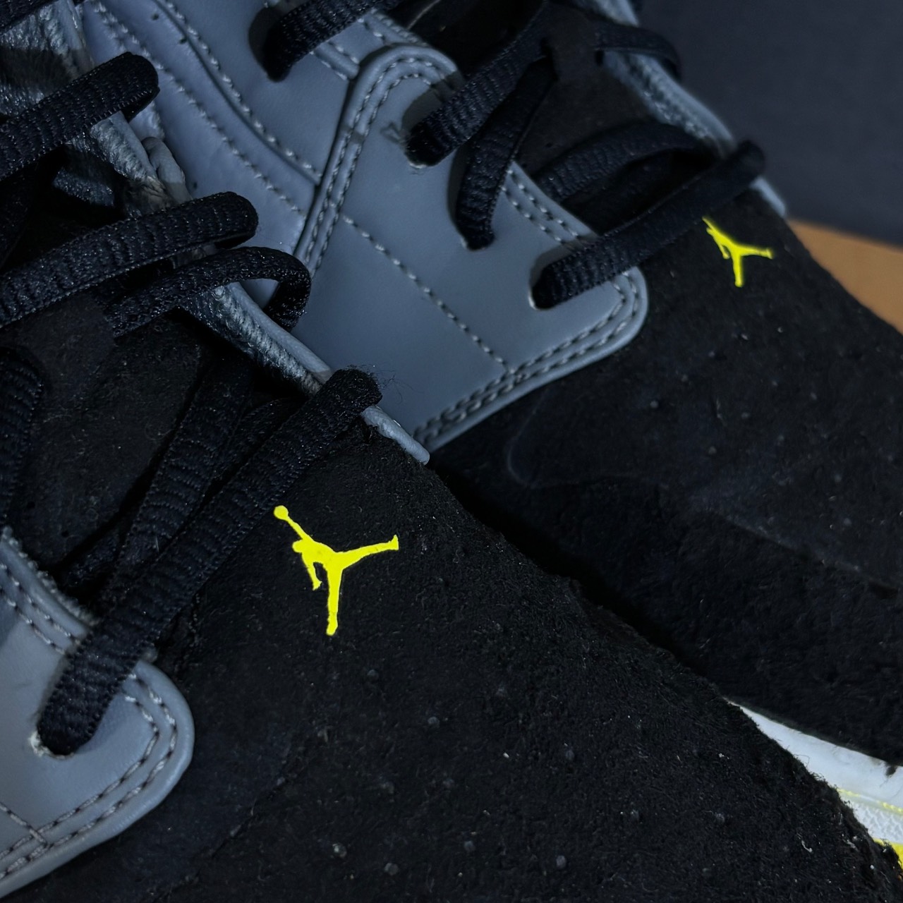 Air Jordan 1 Mid 'Fear' · Foto 4