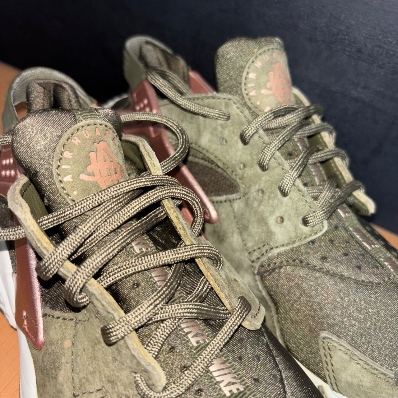 Nike Air Huarache Run Olive Canvas/Metallic Rose Gold · Foto 3