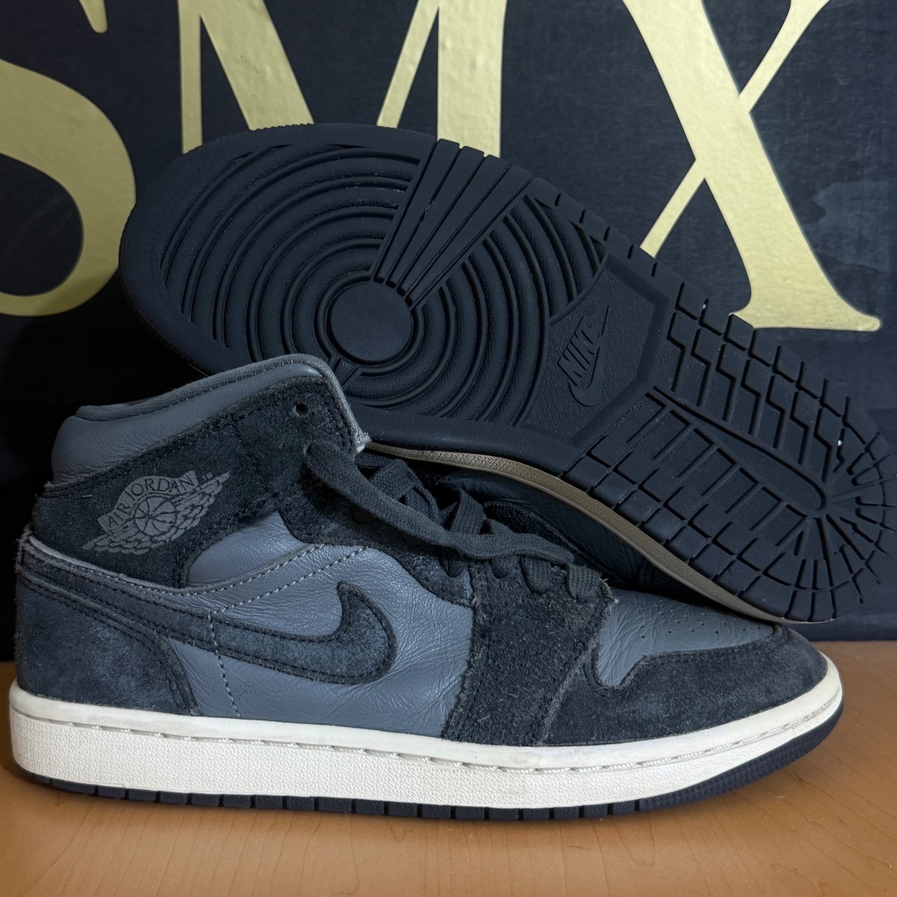 Air Jordan 1 Mid · Foto 1