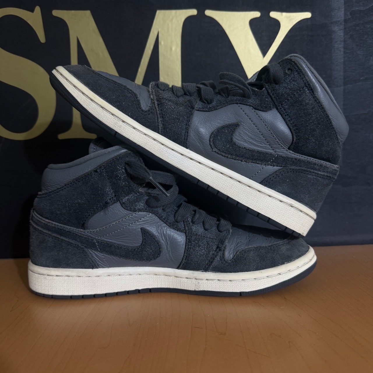 Air Jordan 1 Mid · Foto 2