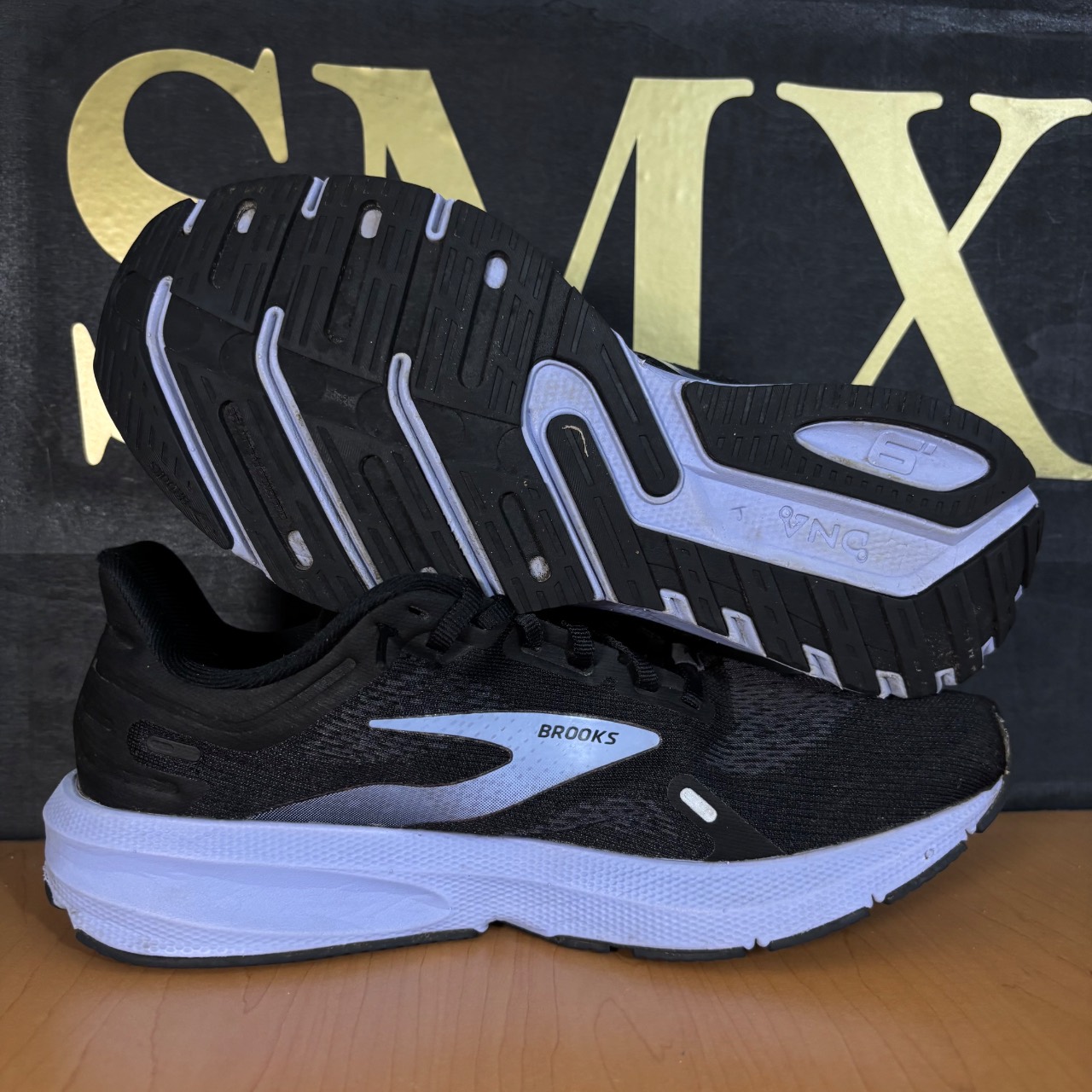 Brooks Launch 9 Black/Ebony/Purple · Foto 2