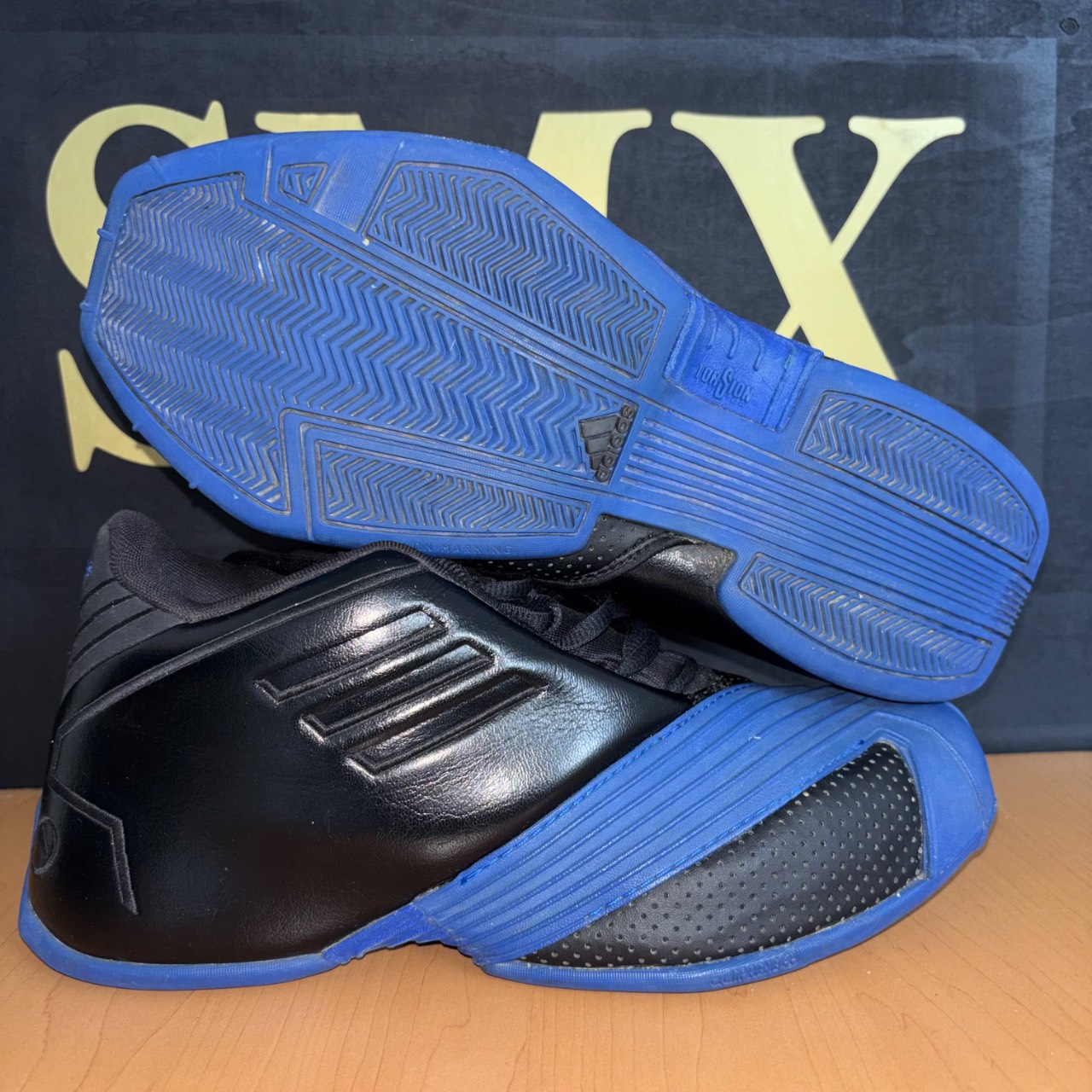 Adidas Mutombo OG Negro y azul · Foto 1
