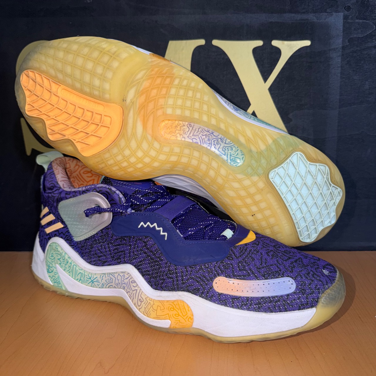 adidas D.O.N. Issue #3 · Foto 1