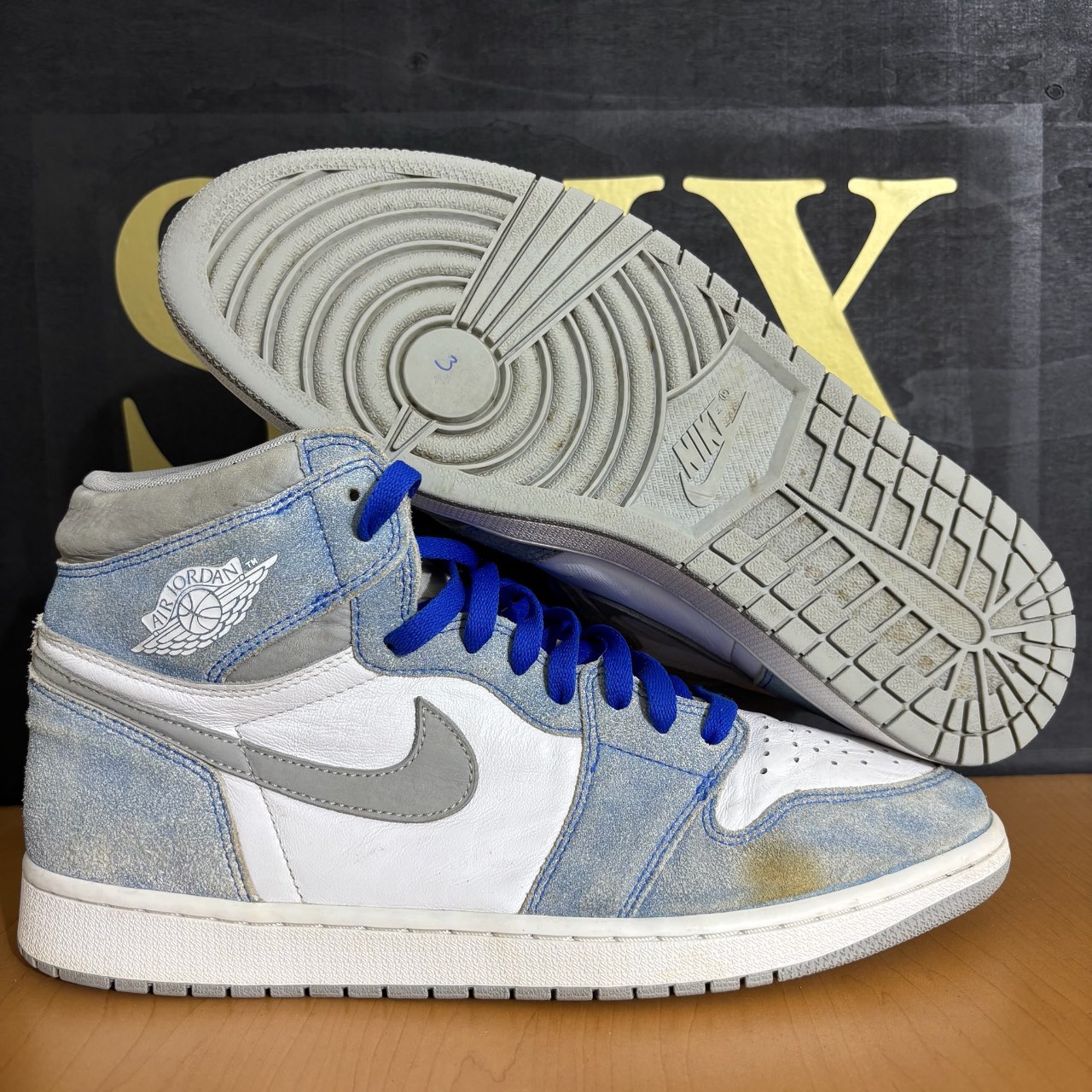 Air Jordan 1 Retro High OG 'Hyper Royal' · Foto 1