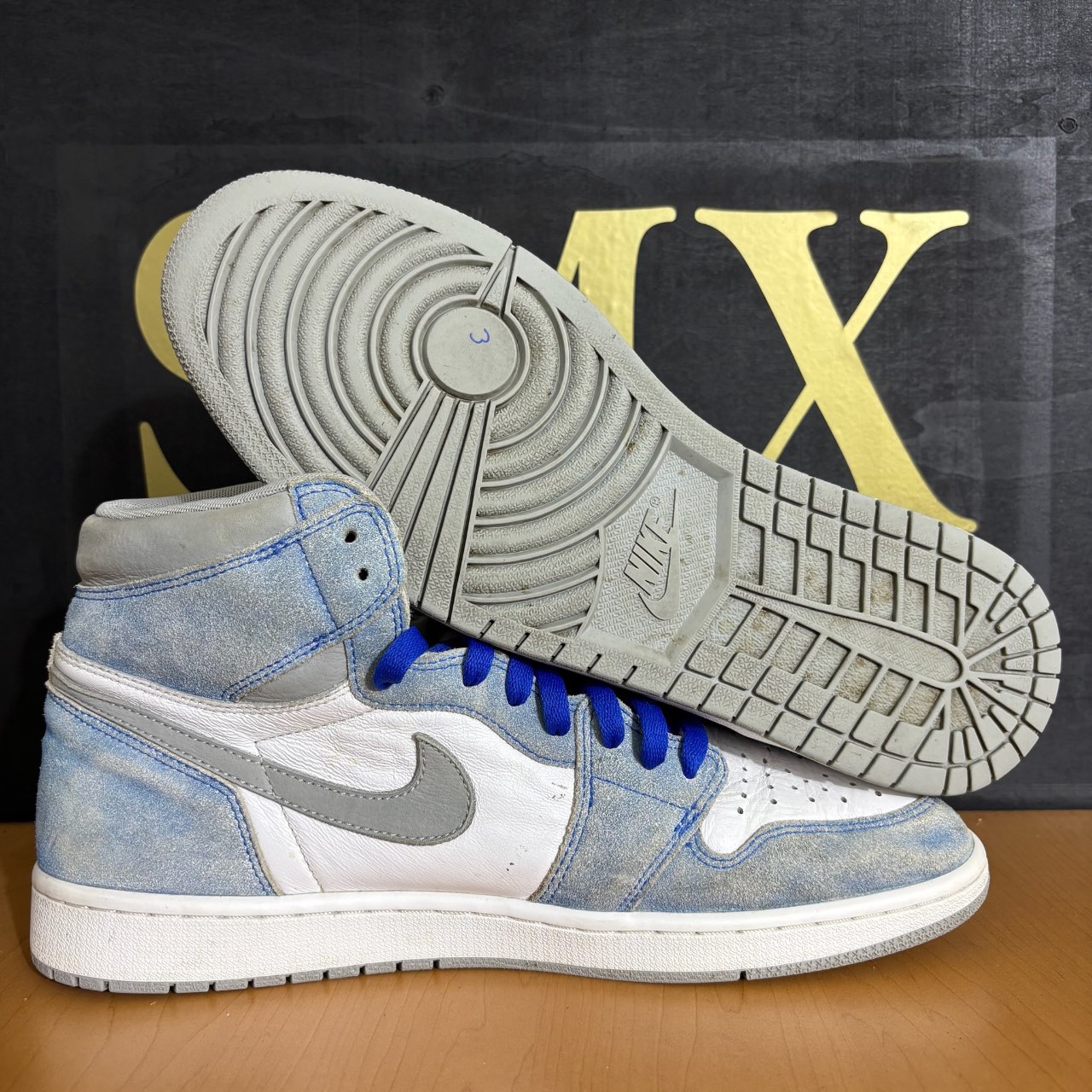 Air Jordan 1 Retro High OG 'Hyper Royal' · Foto 2