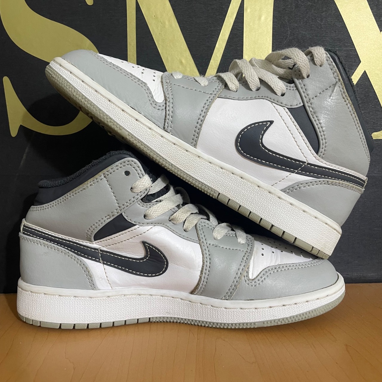Air Jordan 1 Mid GS · Foto 3