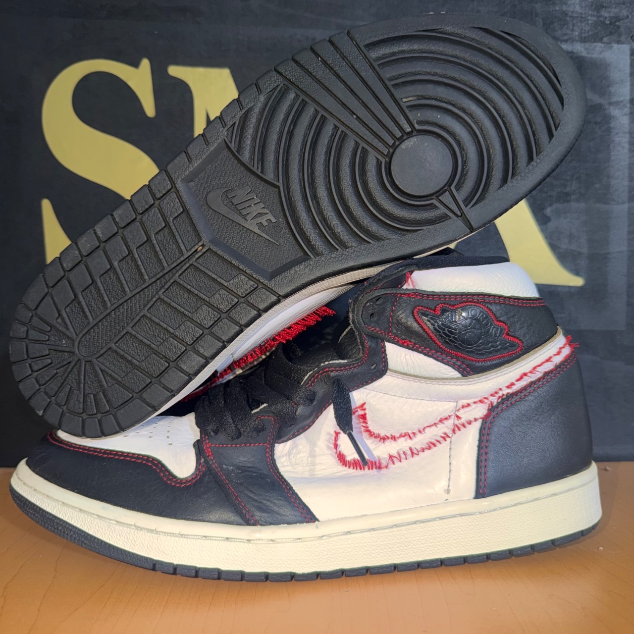 Air Jordan 1 Retro High OG Defiant Couture · Foto 2