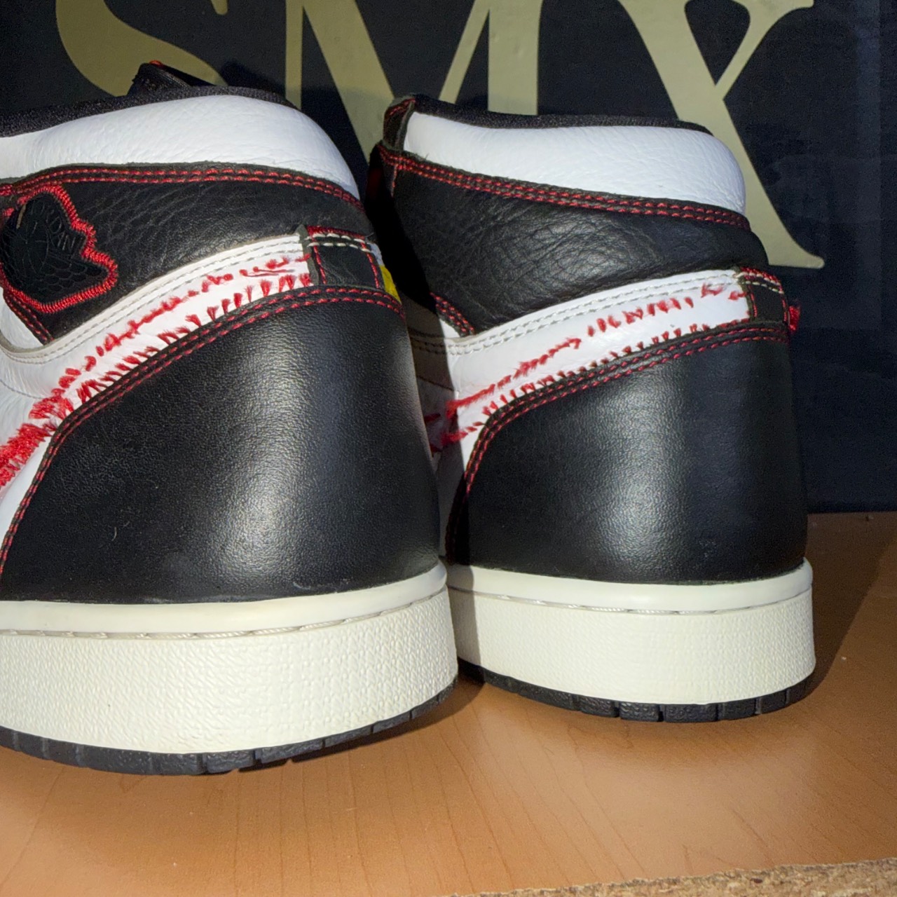 Air Jordan 1 Retro High OG Defiant Couture · Foto 4