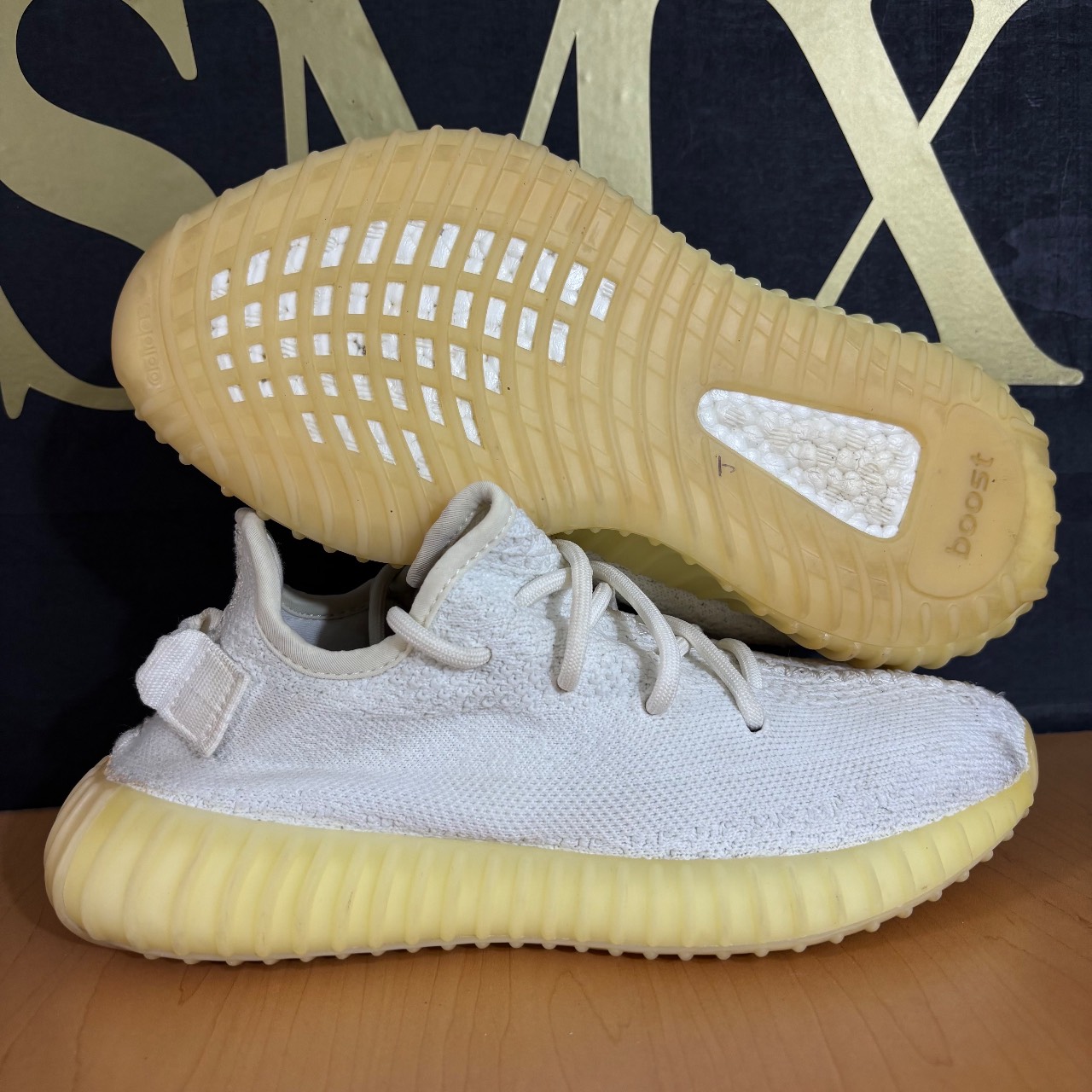 adidas Yeezy Boost 350 V2 · Foto 1