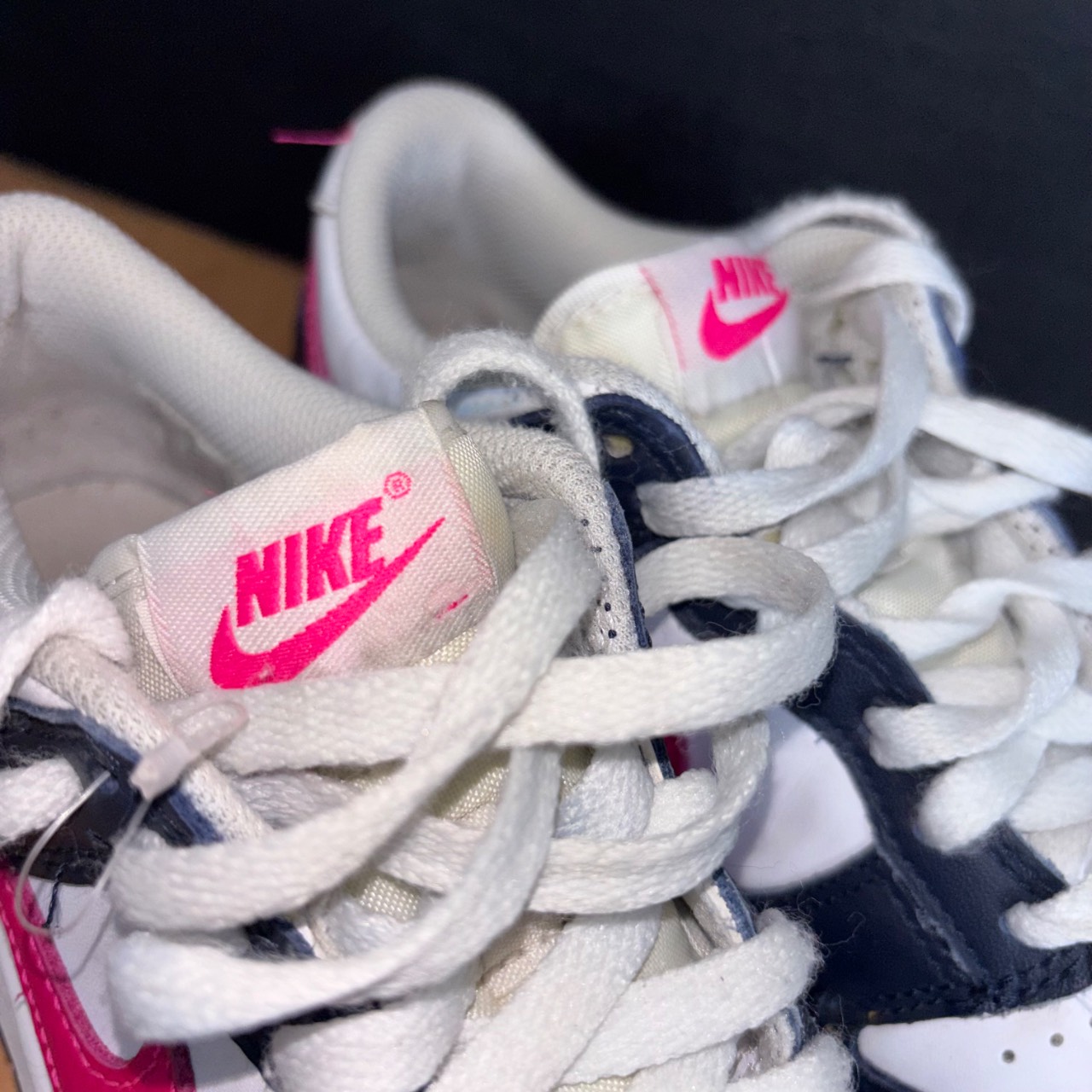Nike Dunk Low Obsidiana oscuro/Blanco/Rosa feroz · Foto 3