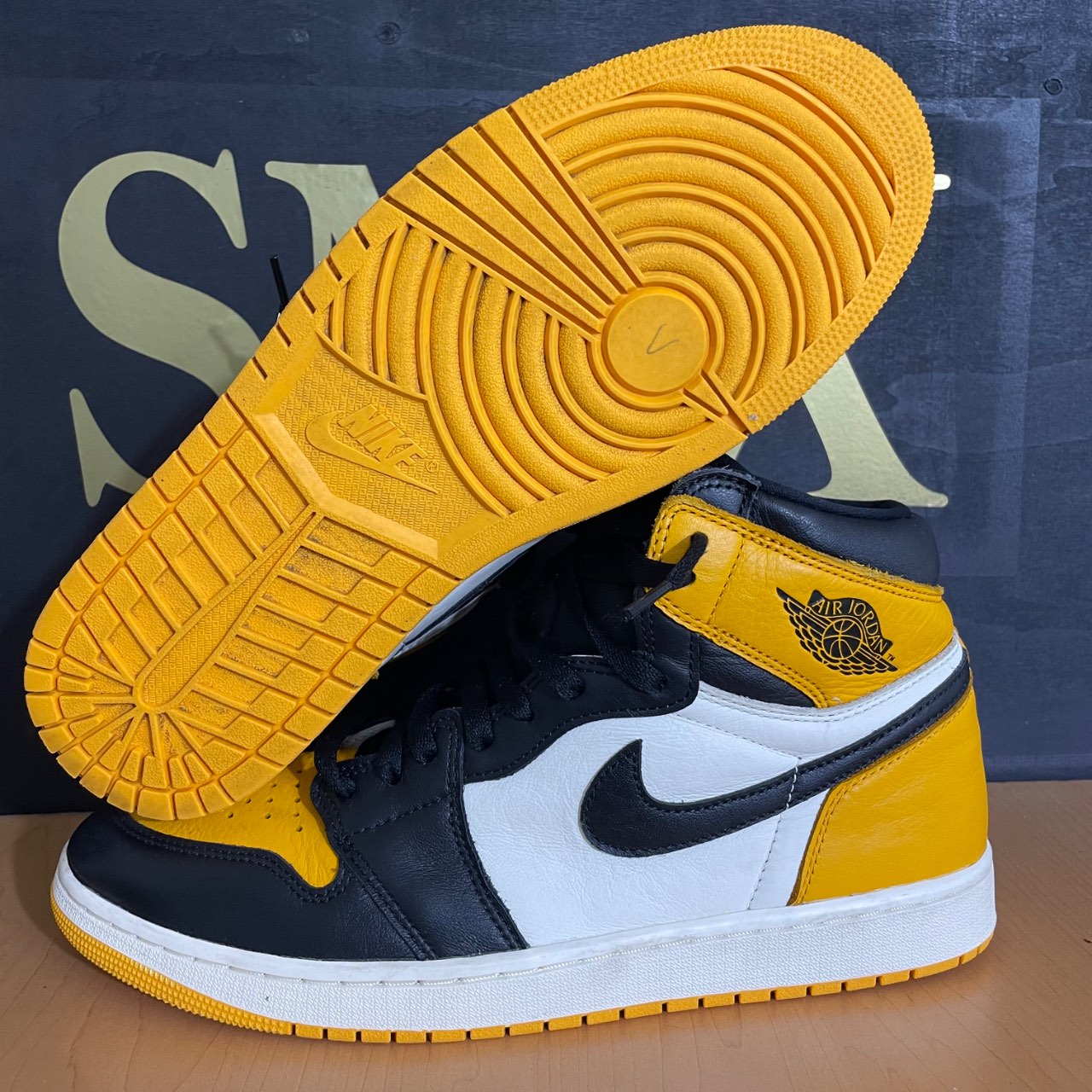 Air Jordan 1 Retro High OG 'Yellow Toe' · Foto 2