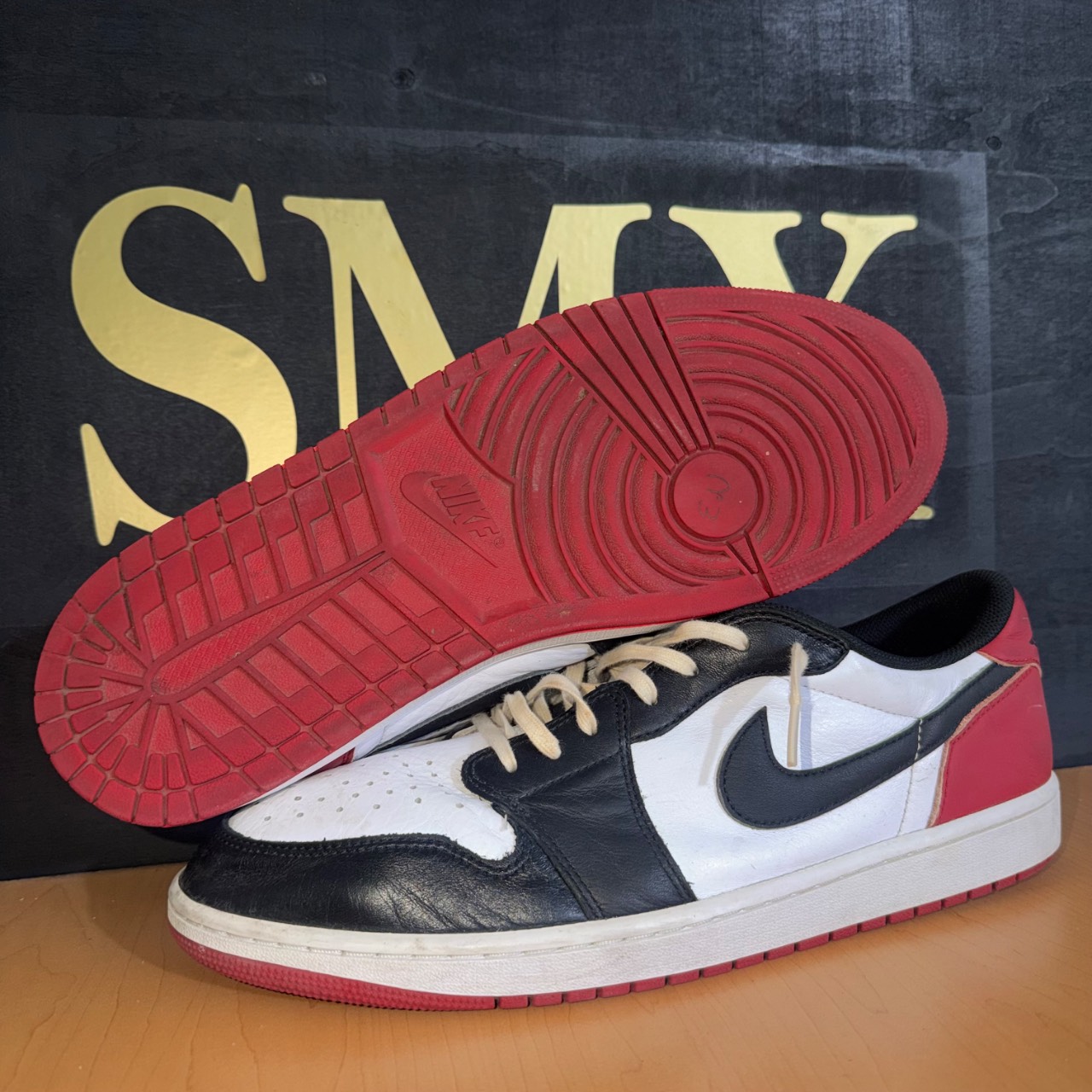 Air Jordan 1 Low 'Black Toe' · Foto 2