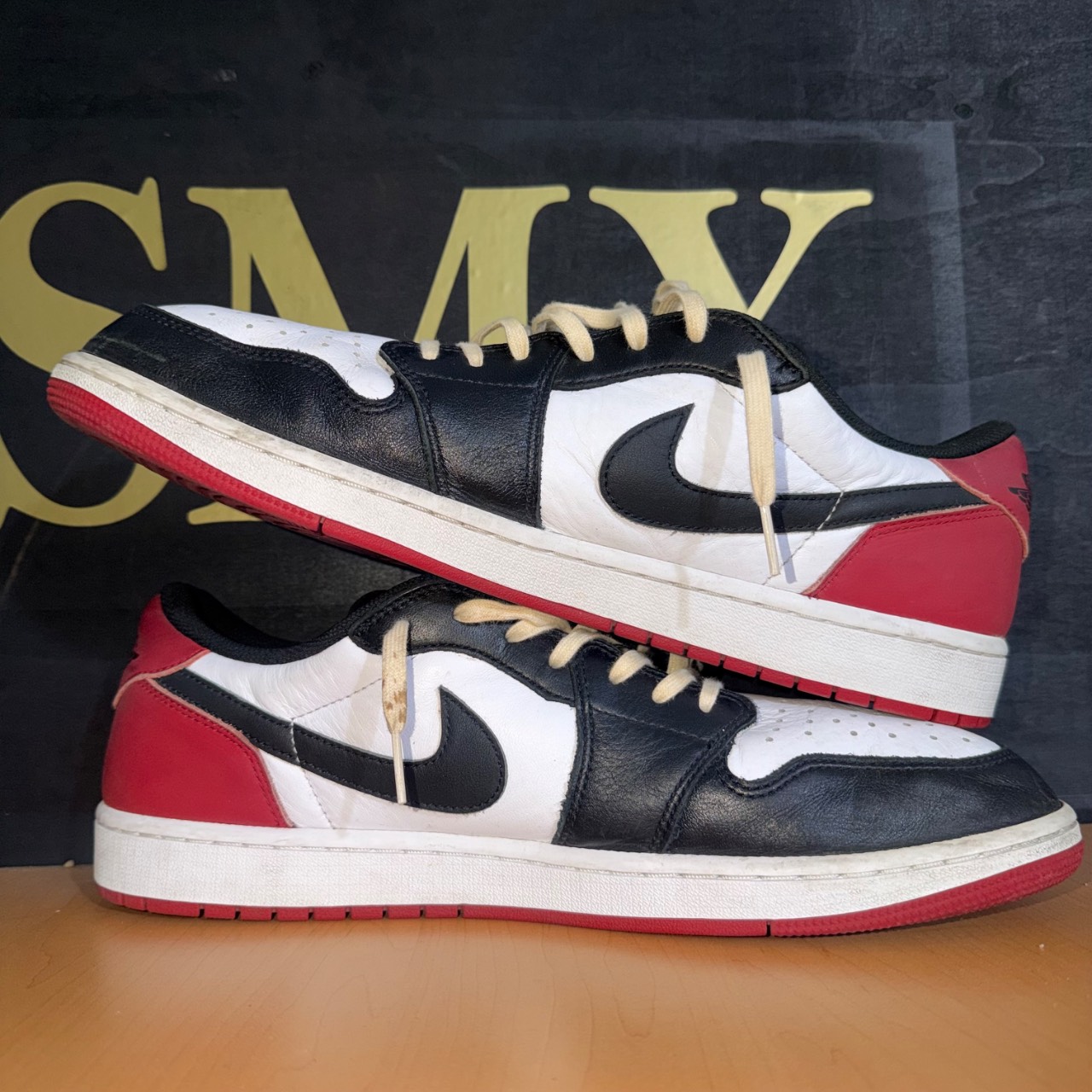 Air Jordan 1 Low 'Black Toe' · Foto 3