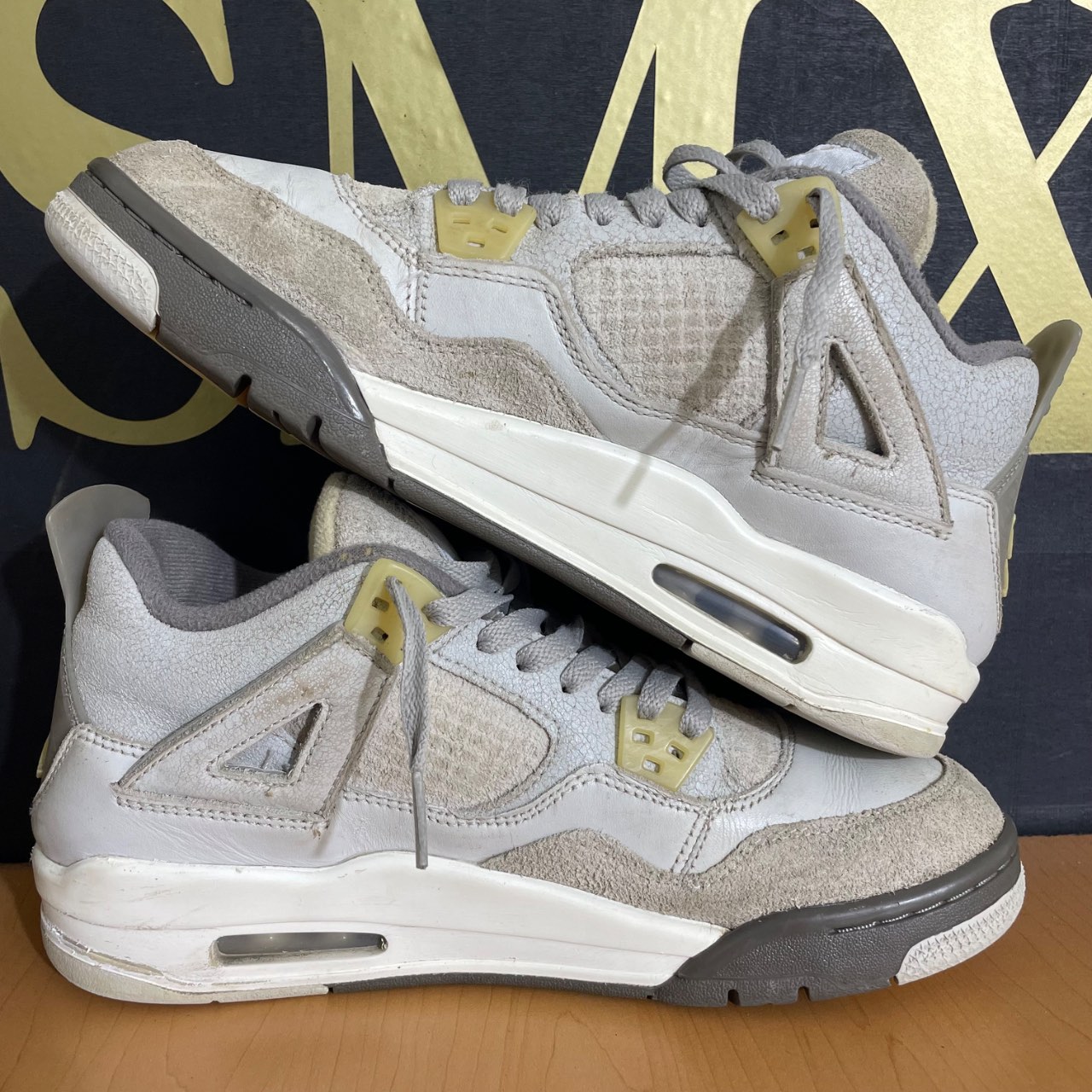 Air Jordan 4 Retro SE Craft Photon Dust GS · Foto 3