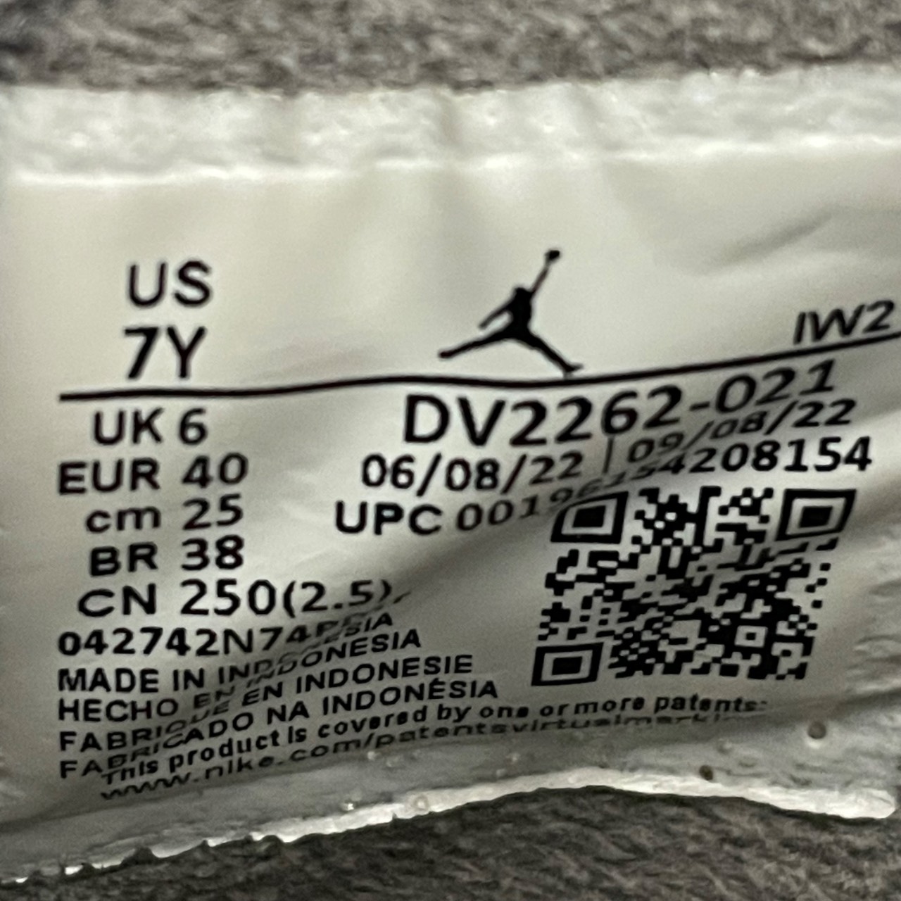 Air Jordan 4 Retro SE Craft Photon Dust GS · Foto 6