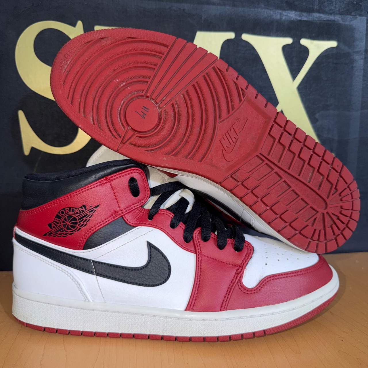 Air Jordan 1 Mid Chicago · Foto 1