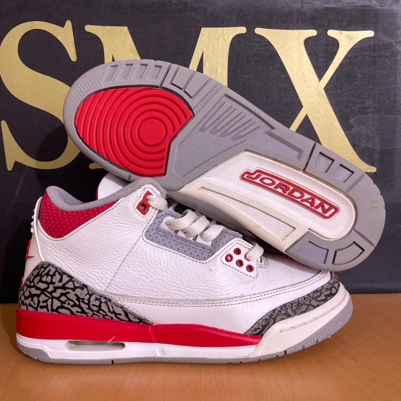 Air Jordan 3 Retro Fire Red (2022) GS · Foto 1