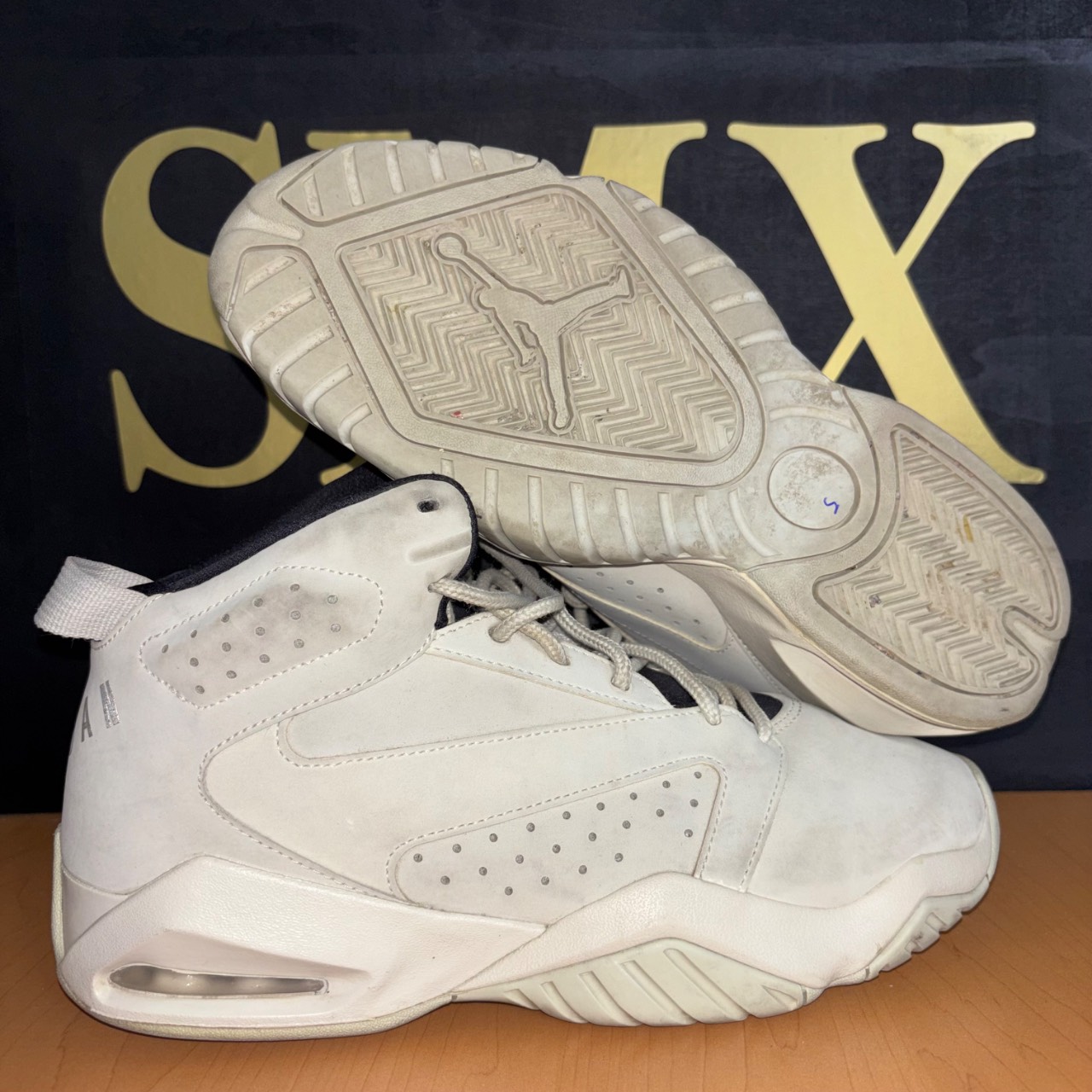 Air Jordan 9 Retro Light Bone/Reflect Silver · Foto 1