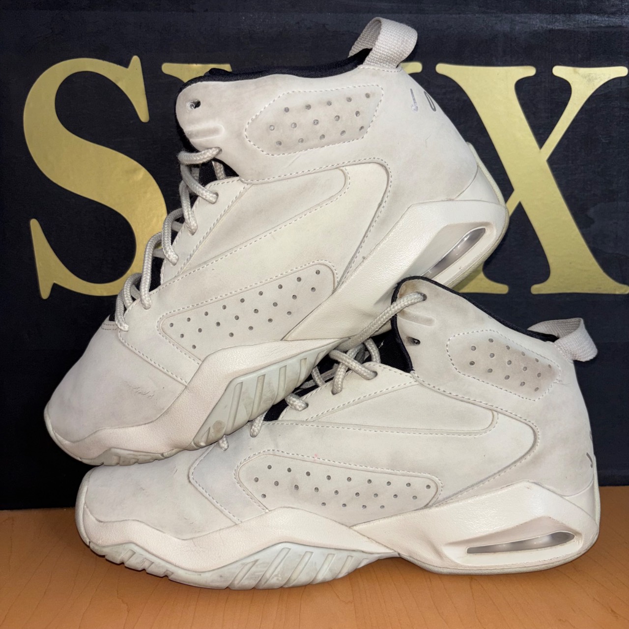 Air Jordan 9 Retro Light Bone/Reflect Silver · Foto 3