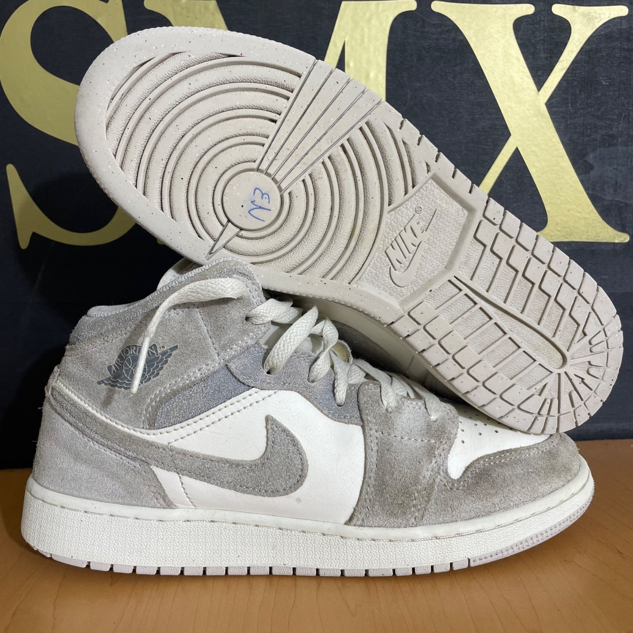 Air Jordan 1 Mid · Foto 1