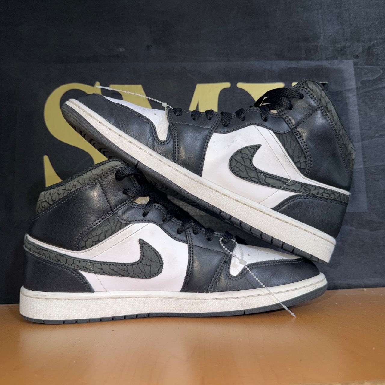 Air Jordan 1 Mid SE Elephant · Foto 3