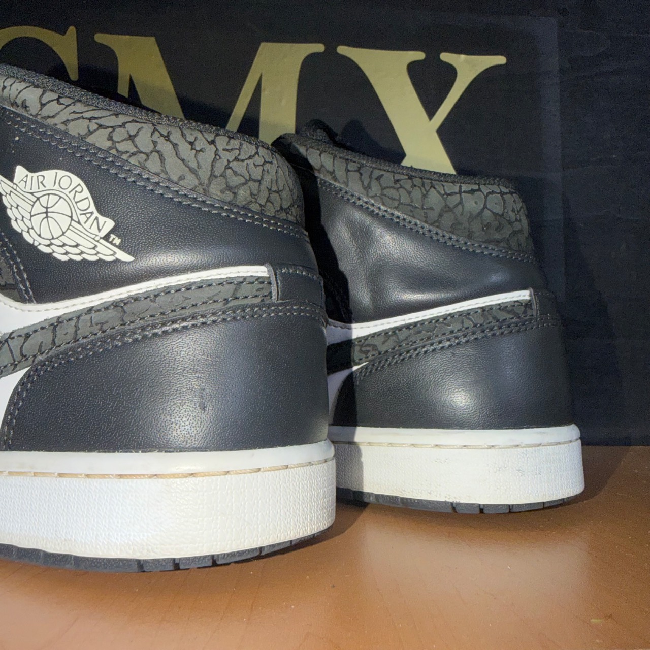 Air Jordan 1 Mid SE Elephant · Foto 5
