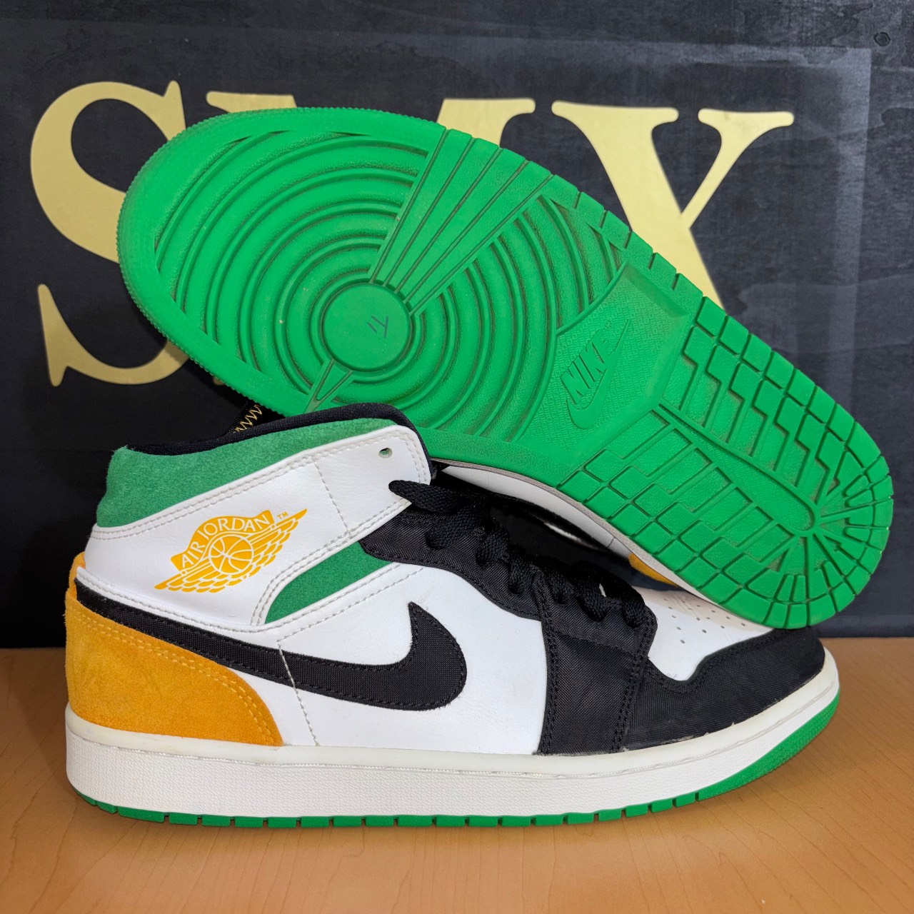 Air Jordan 1 Mid · Foto 1