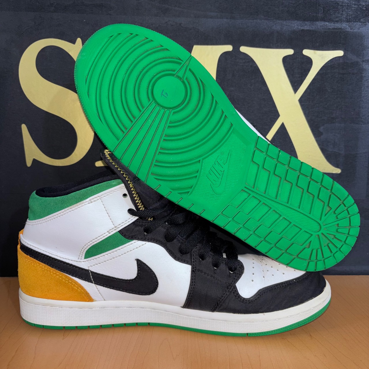 Air Jordan 1 Mid · Foto 2