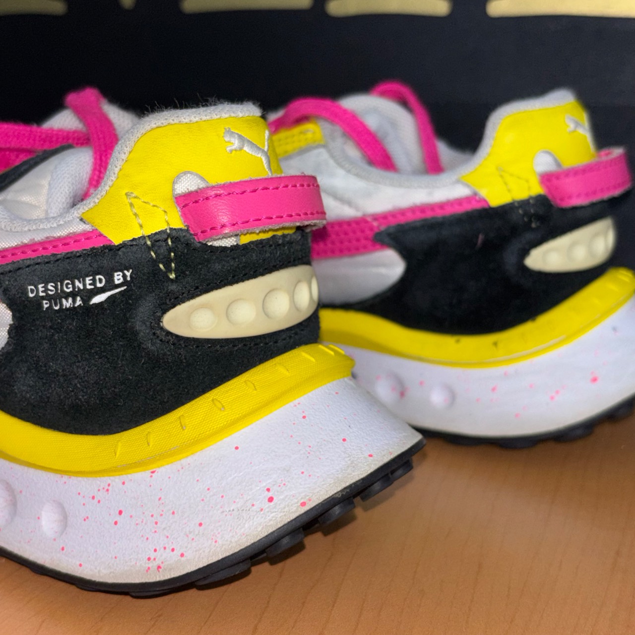 PUMA Future Rider Play On Blanco, negro, rosa y amarillo · Foto 4