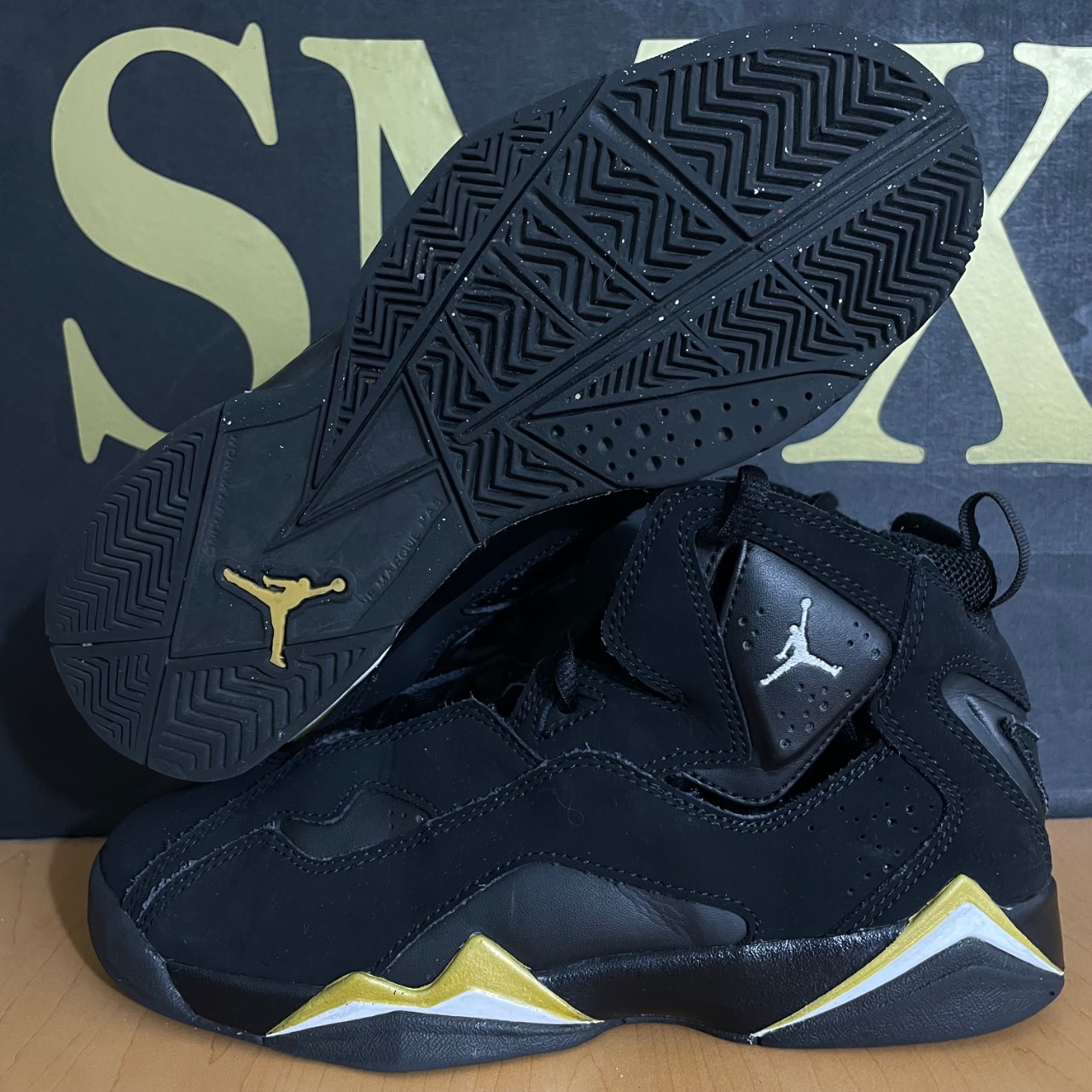 Jordan 6 Rings Black Metallic Gold (GS) · Foto 2