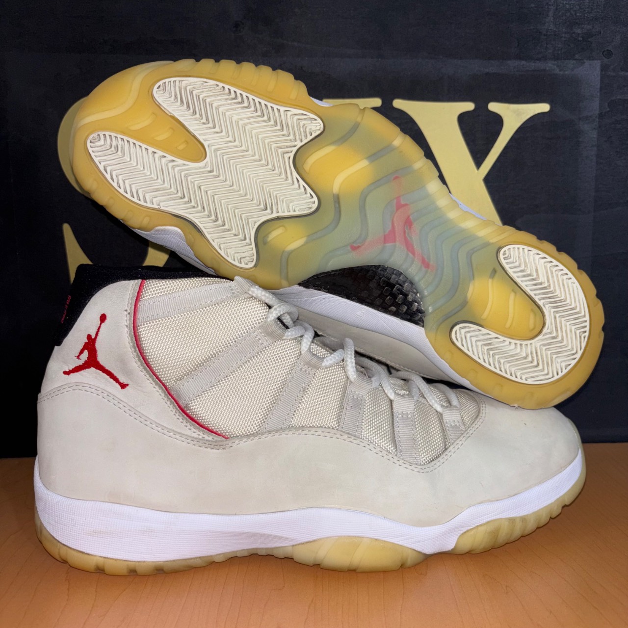 Air Jordan 11 Retro Platinum Tint · Foto 1