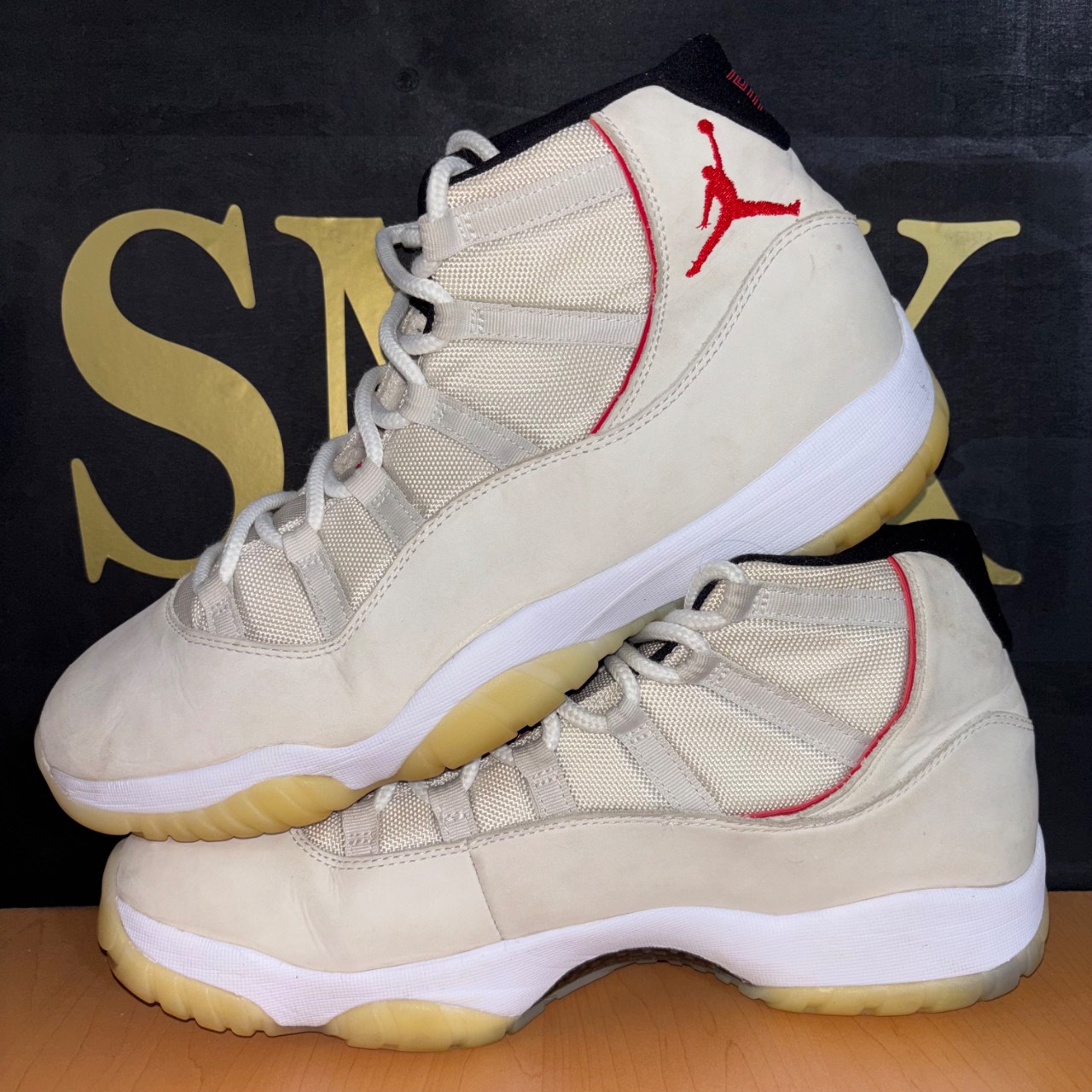 Air Jordan 11 Retro Platinum Tint · Foto 3