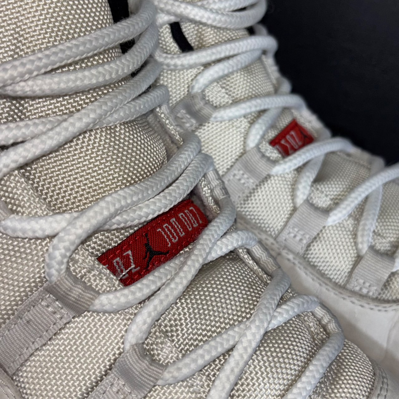 Air Jordan 11 Retro Platinum Tint · Foto 4
