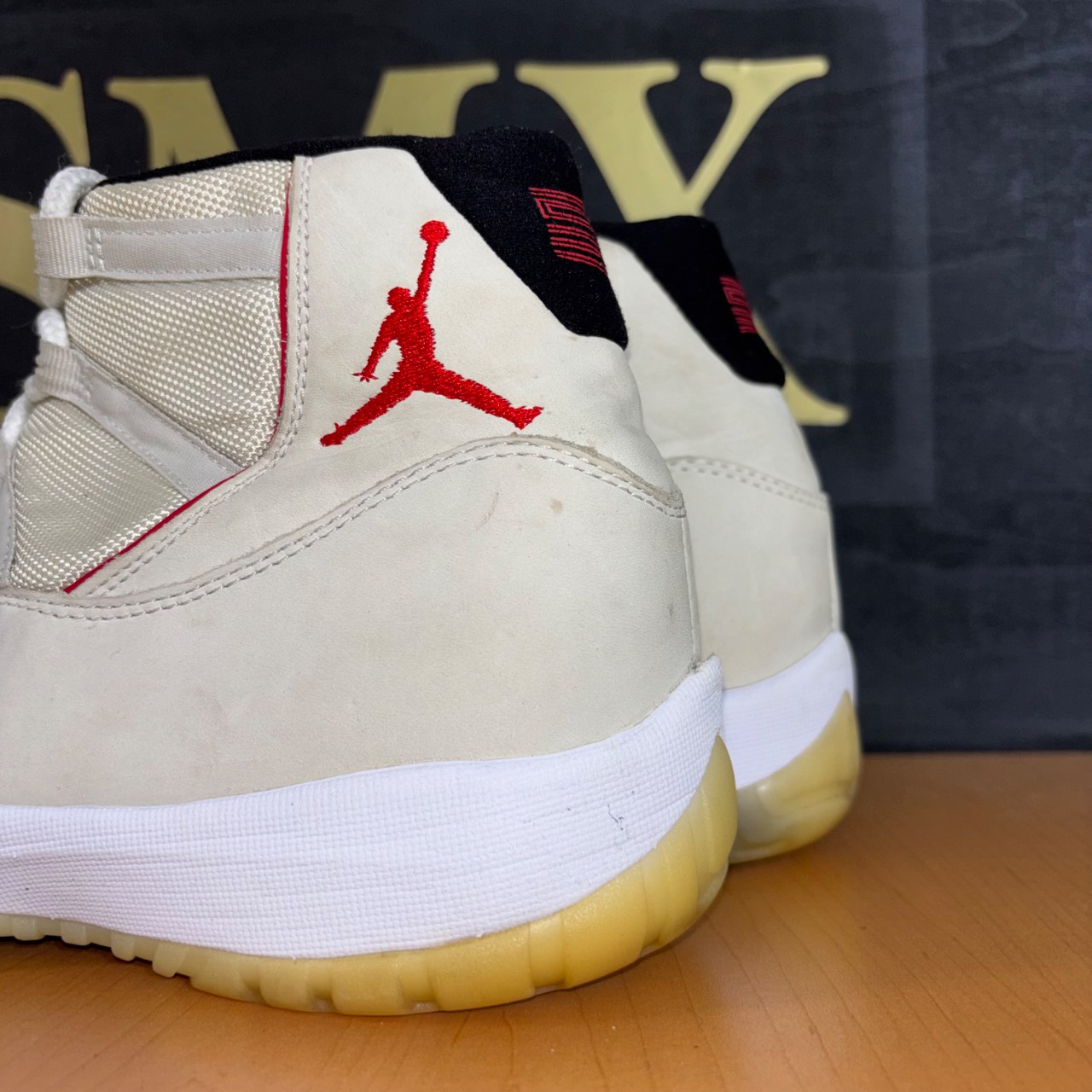 Air Jordan 11 Retro Platinum Tint · Foto 5