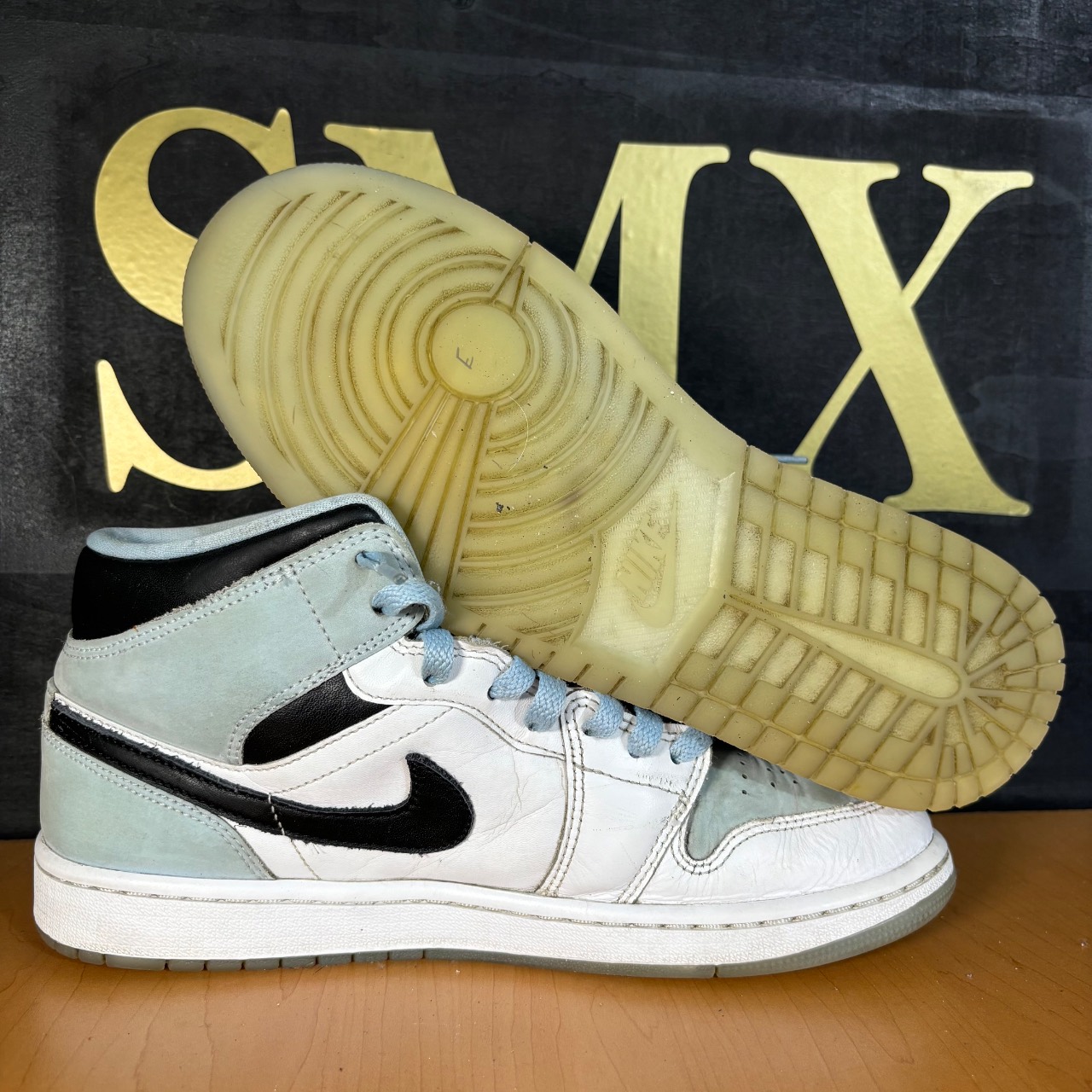 Air Jordan 1 Mid White/Black/Light Blue · Foto 2