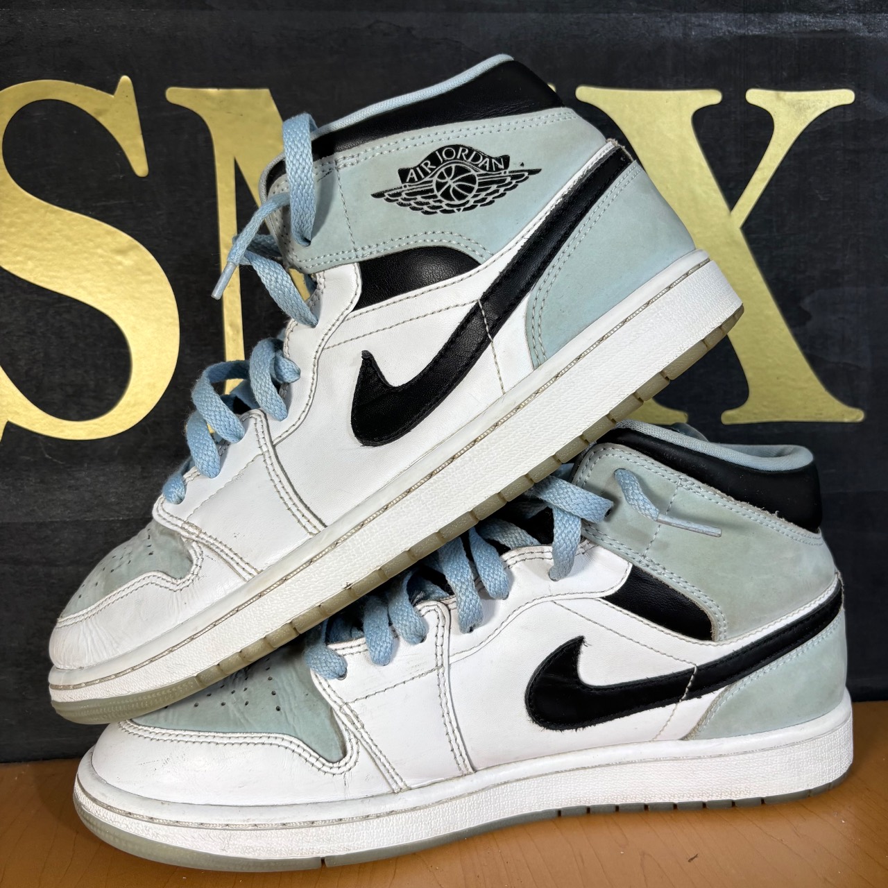 Air Jordan 1 Mid White/Black/Light Blue · Foto 3