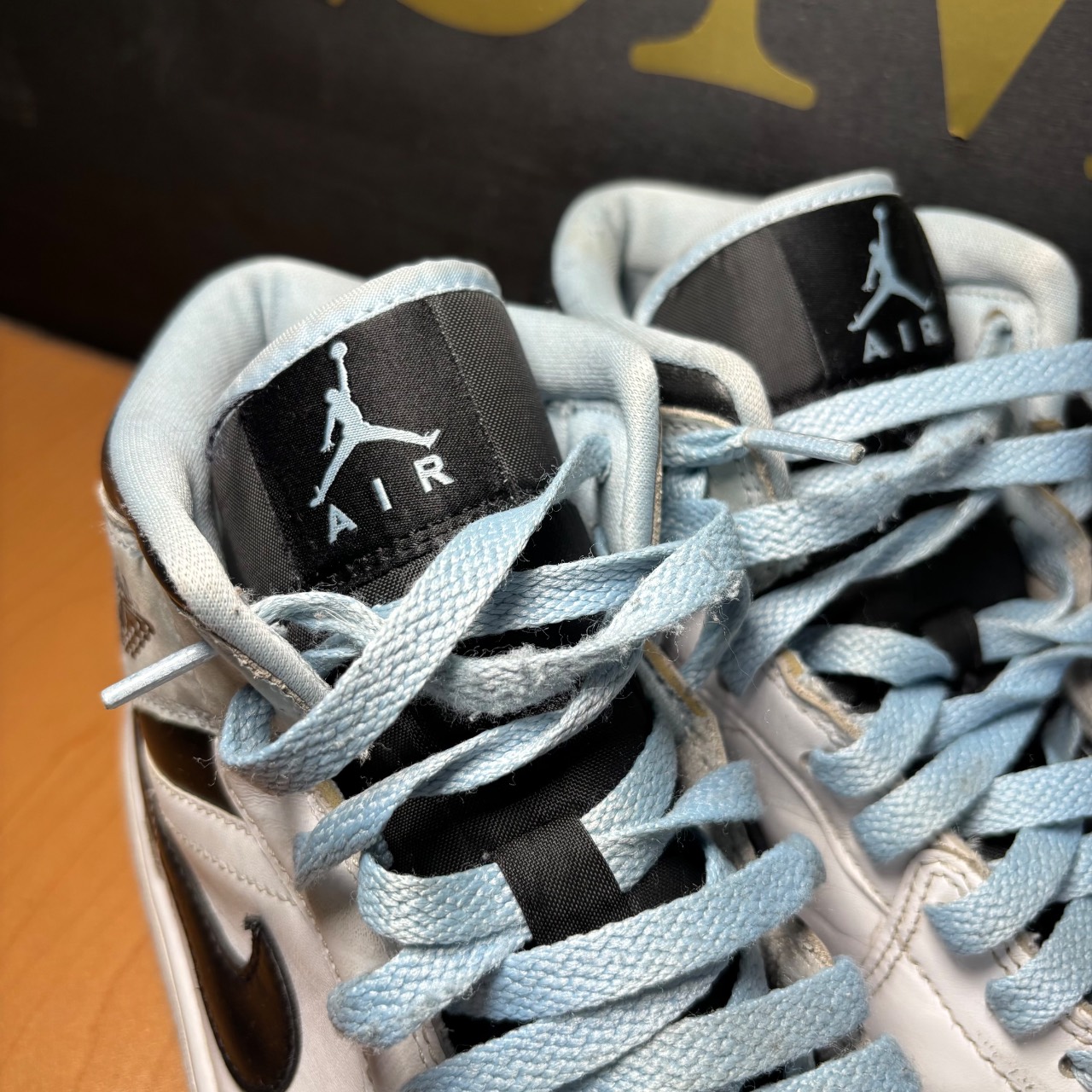 Air Jordan 1 Mid White/Black/Light Blue · Foto 4