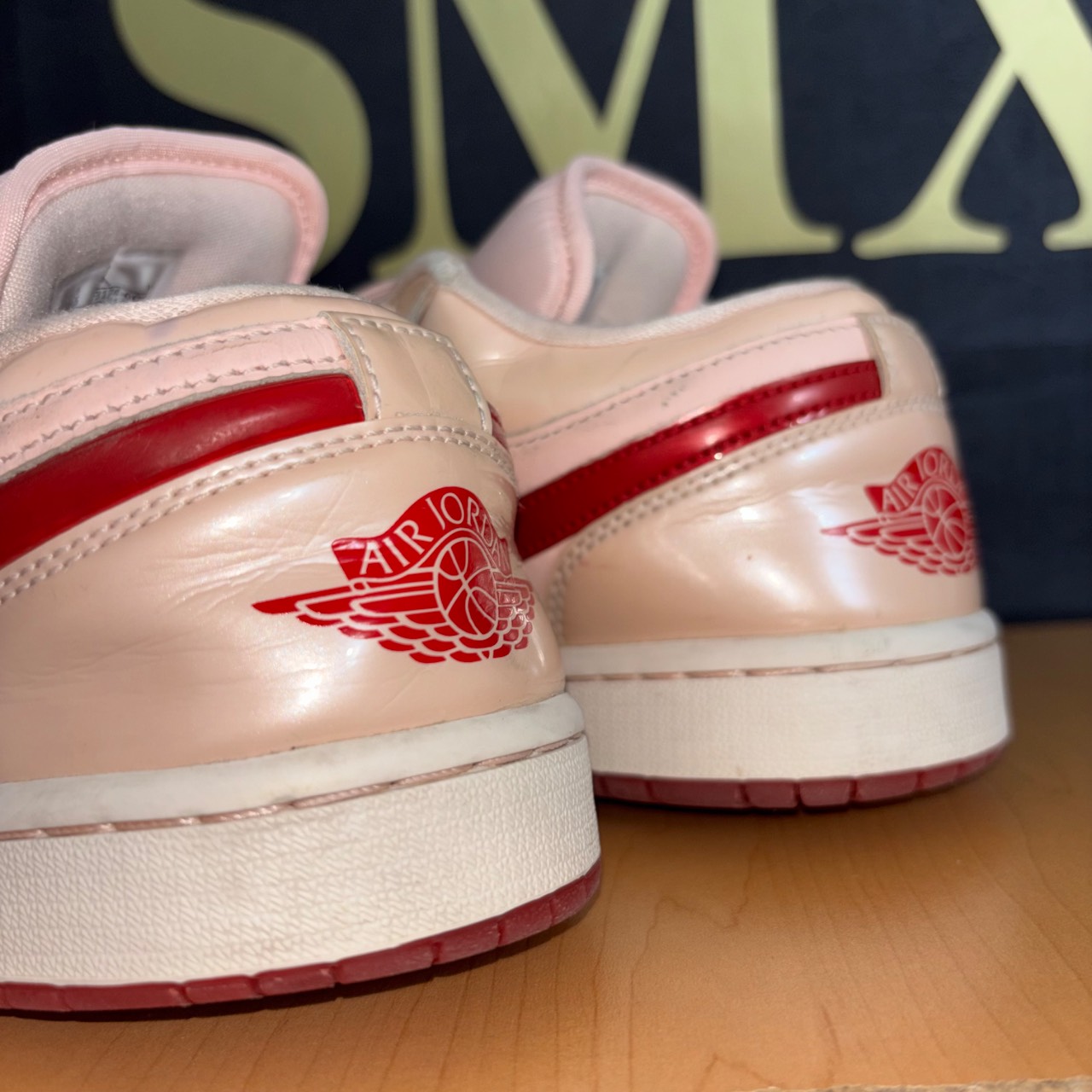 Air Jordan 1 Low SE Washed Coral/Team Red · Foto 5