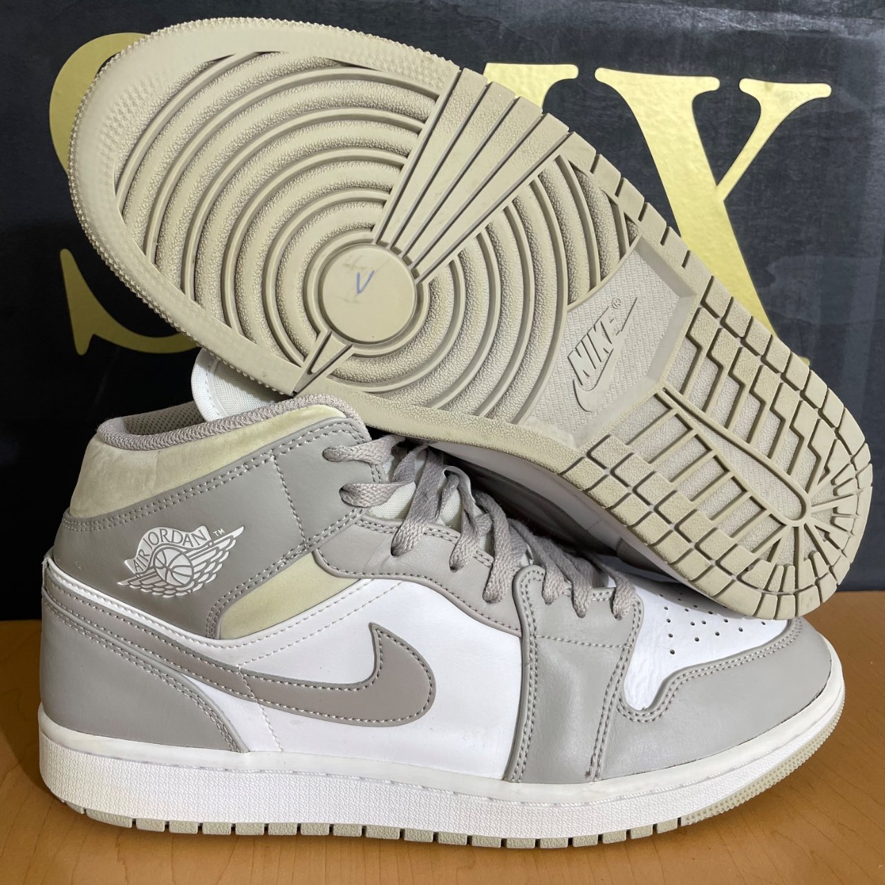 Air Jordan 1 Mid · Foto 1