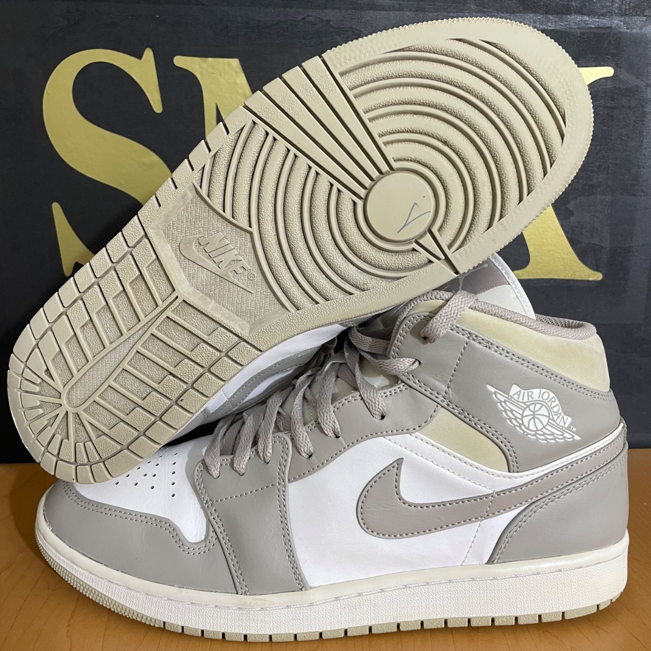 Air Jordan 1 Mid · Foto 2