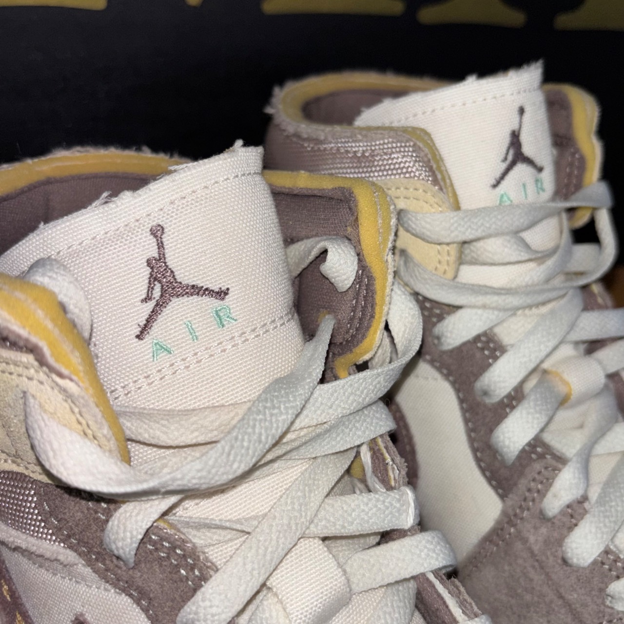 Air Jordan 1 Mid SE Craft · Foto 4
