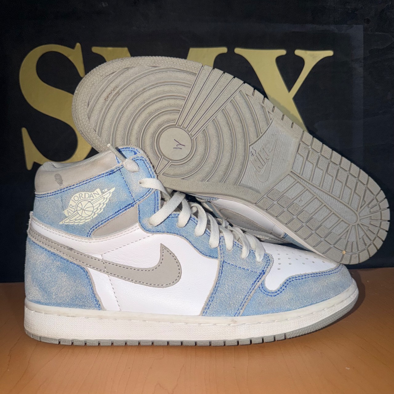 Air Jordan 1 Retro High OG 'Hyper Royal' · Foto 1